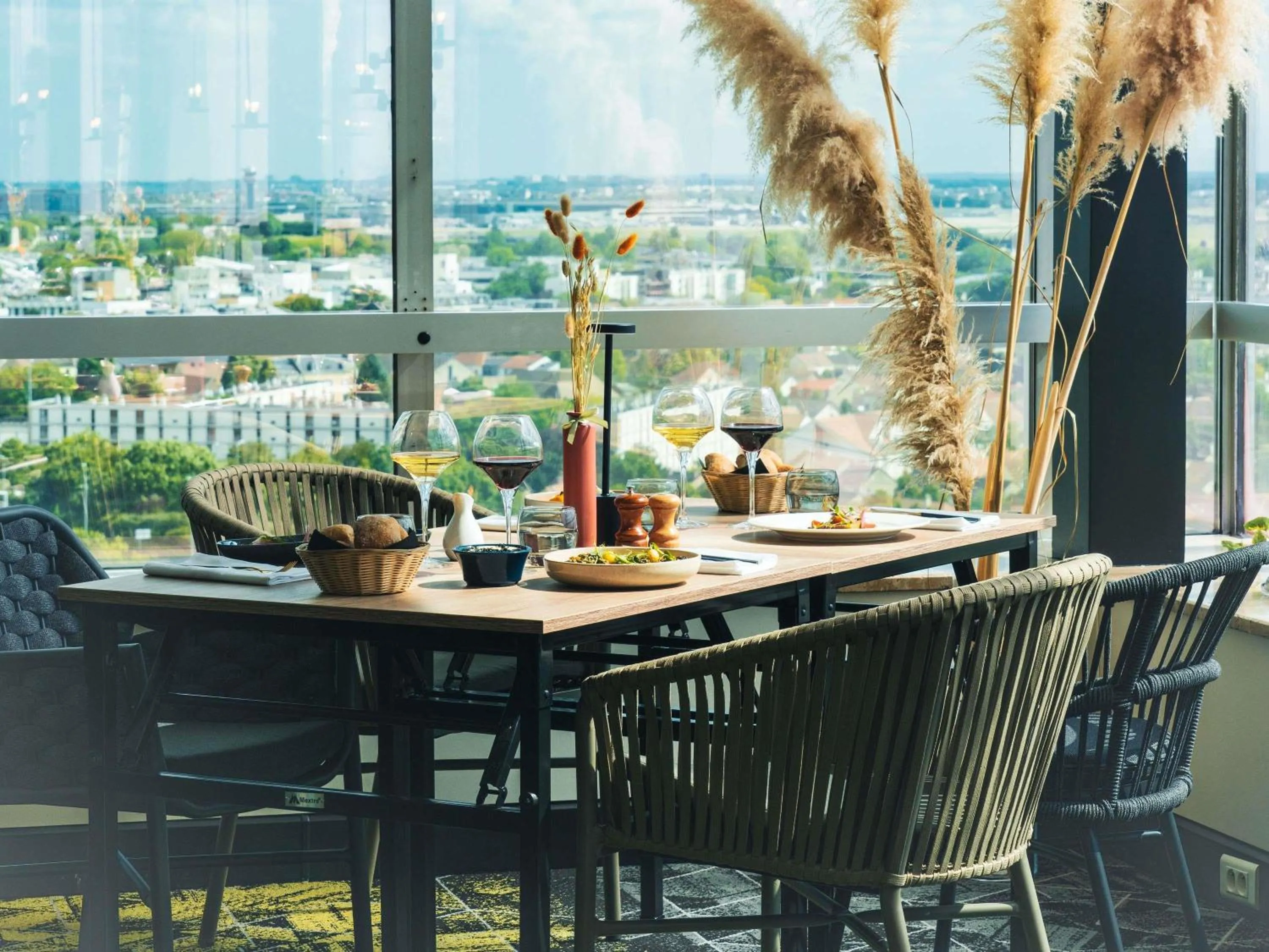 Property building in Mercure Paris Orly Rungis Aéroport