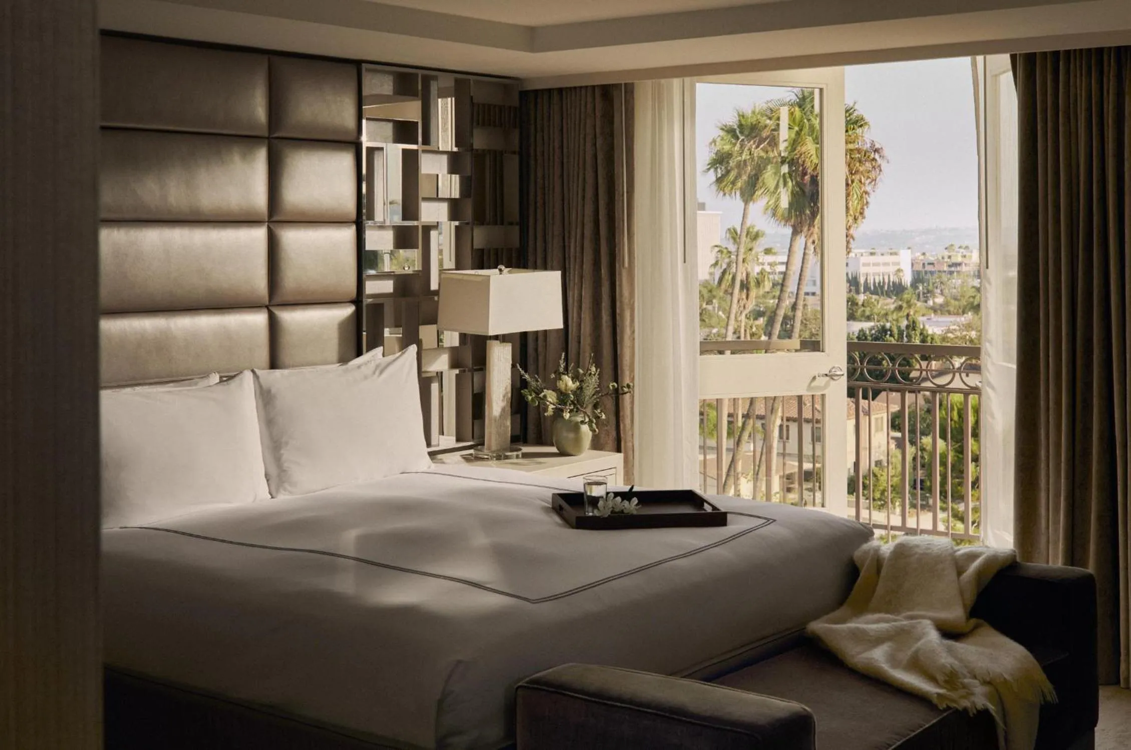 Photo of the whole room, Bed in L'Ermitage Beverly Hills