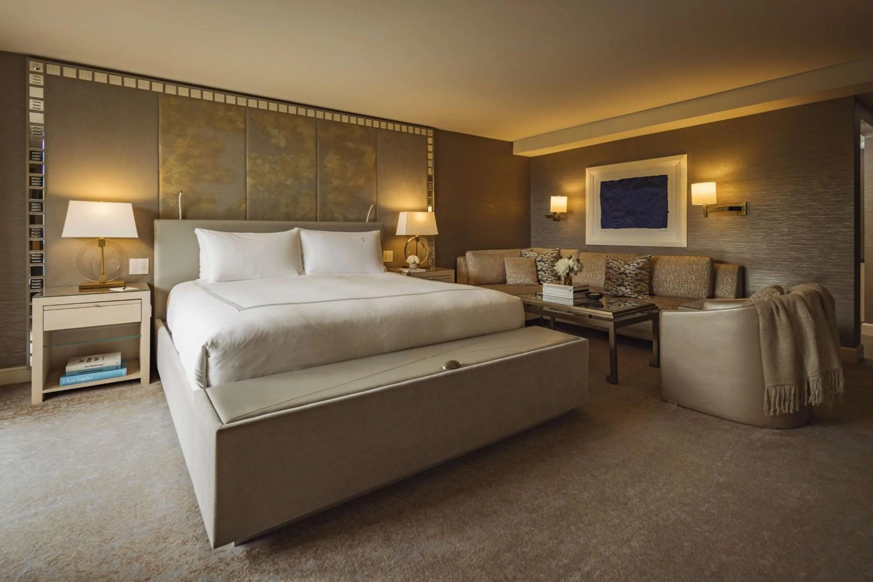 Bedroom, Bed in L'Ermitage Beverly Hills