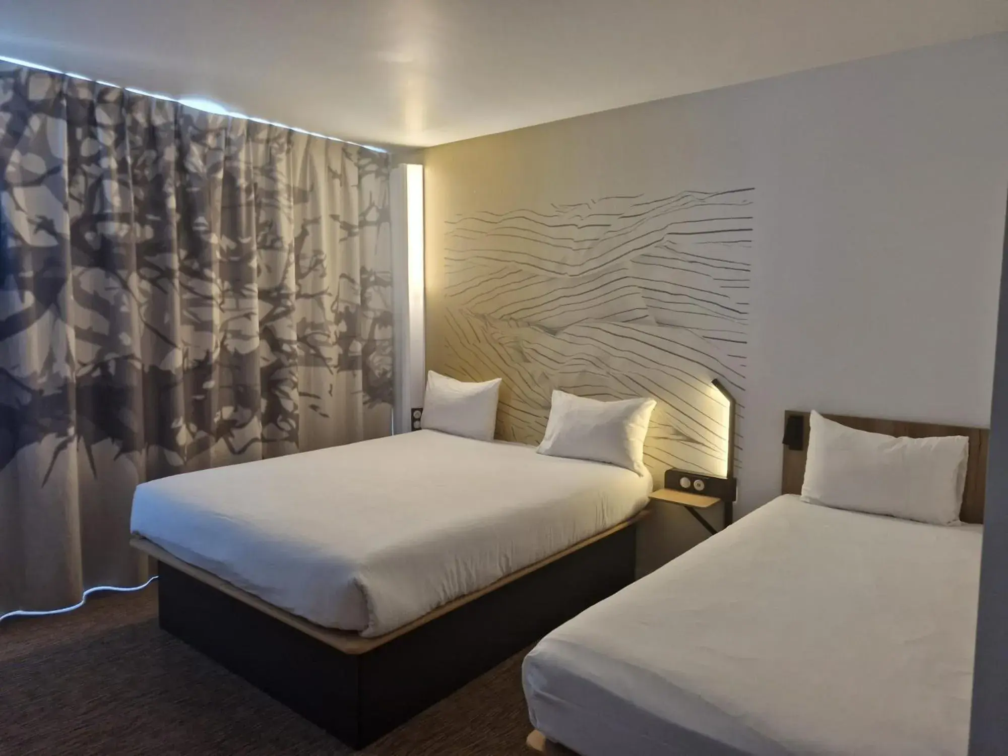 Bed in B&B HOTEL Massy Gare TGV Bed in B&B HOTEL Massy Gare TGV