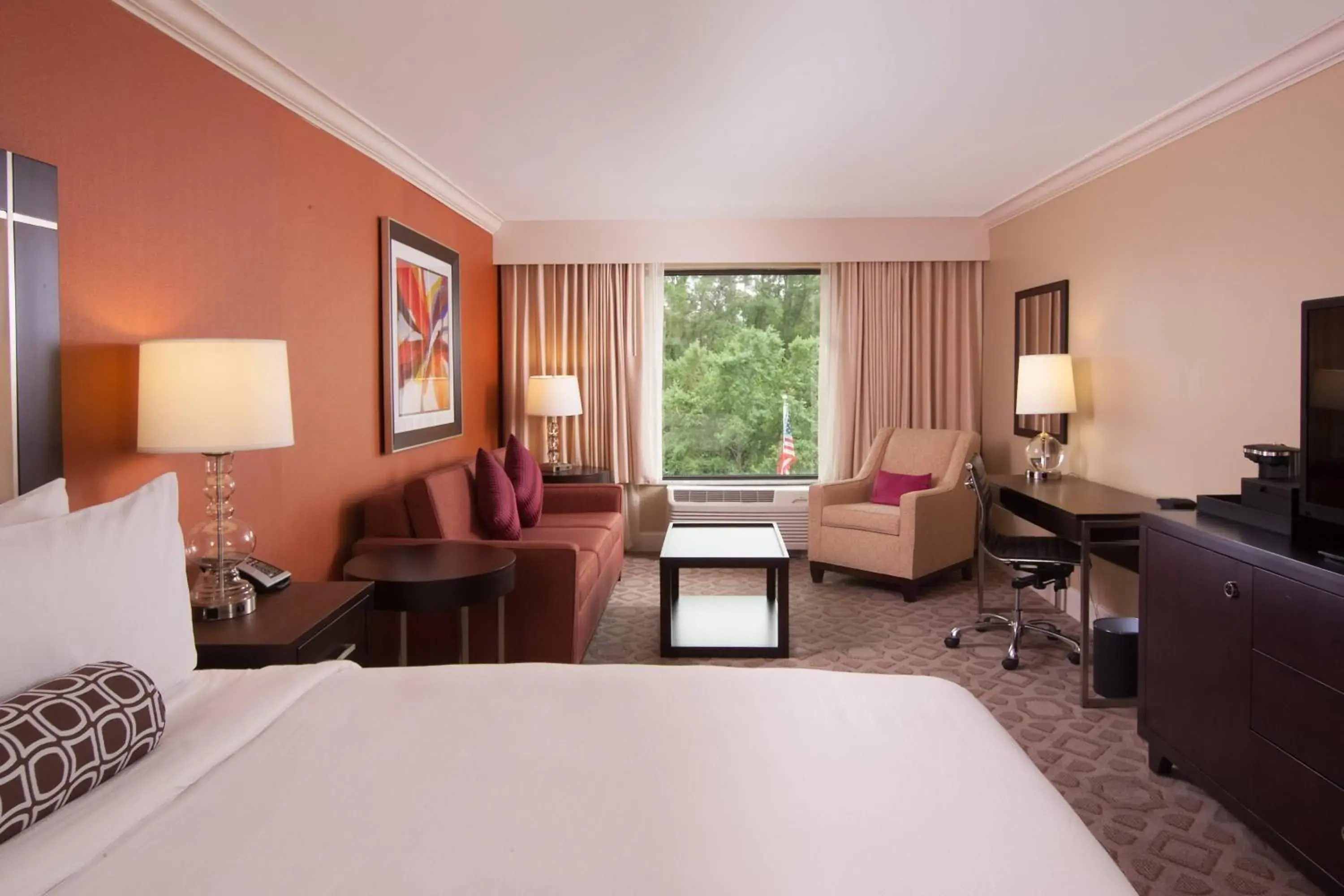 Photo of the whole room, Bed in Delta Hotels by Marriott Orlando Lake Buena Vista Photo of the whole room, Bed in Delta Hotels by Marriott Orlando Lake Buena Vista