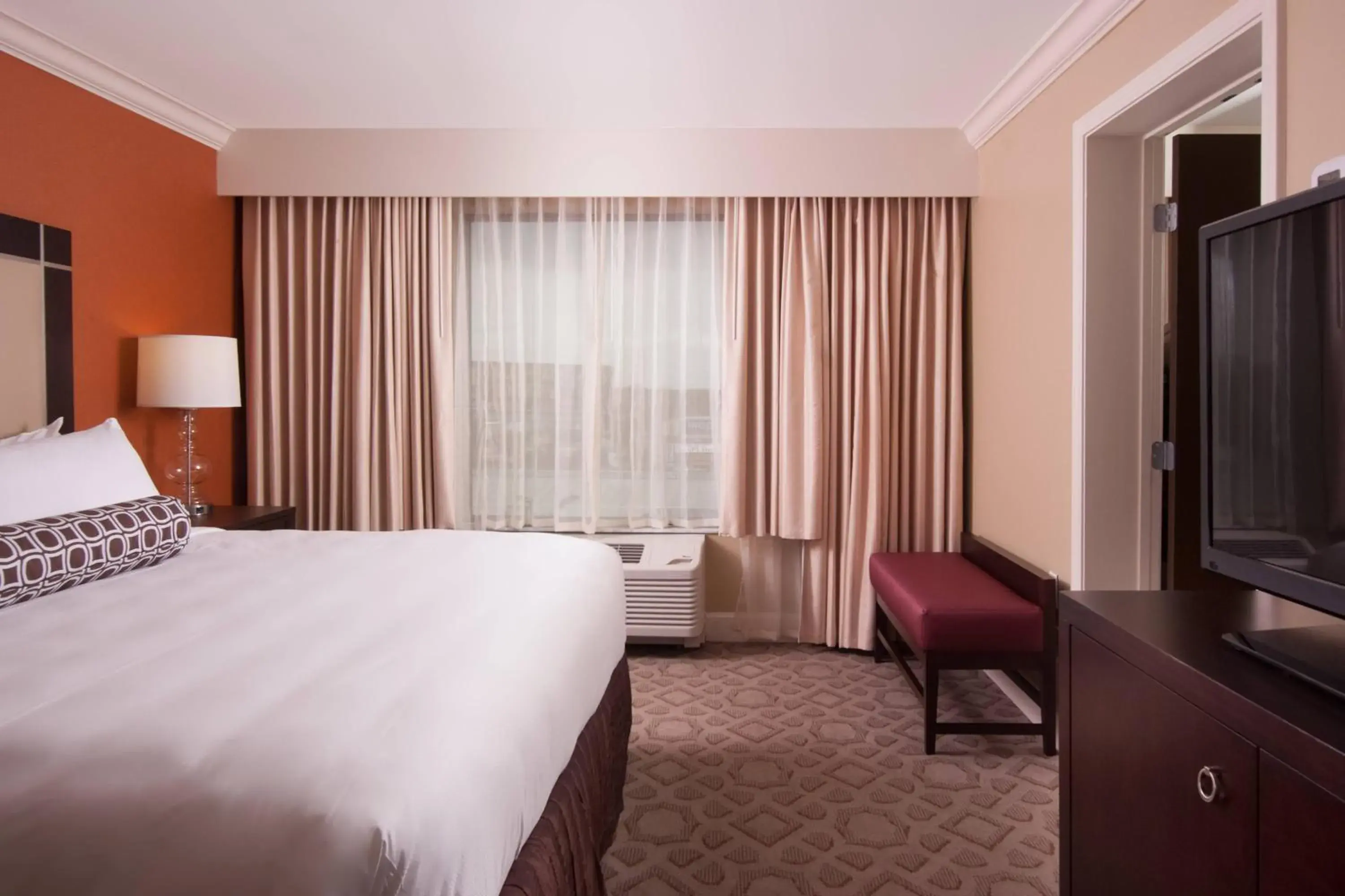 Bedroom, Bed in Delta Hotels by Marriott Orlando Lake Buena Vista Bedroom, Bed in Delta Hotels by Marriott Orlando Lake Buena Vista