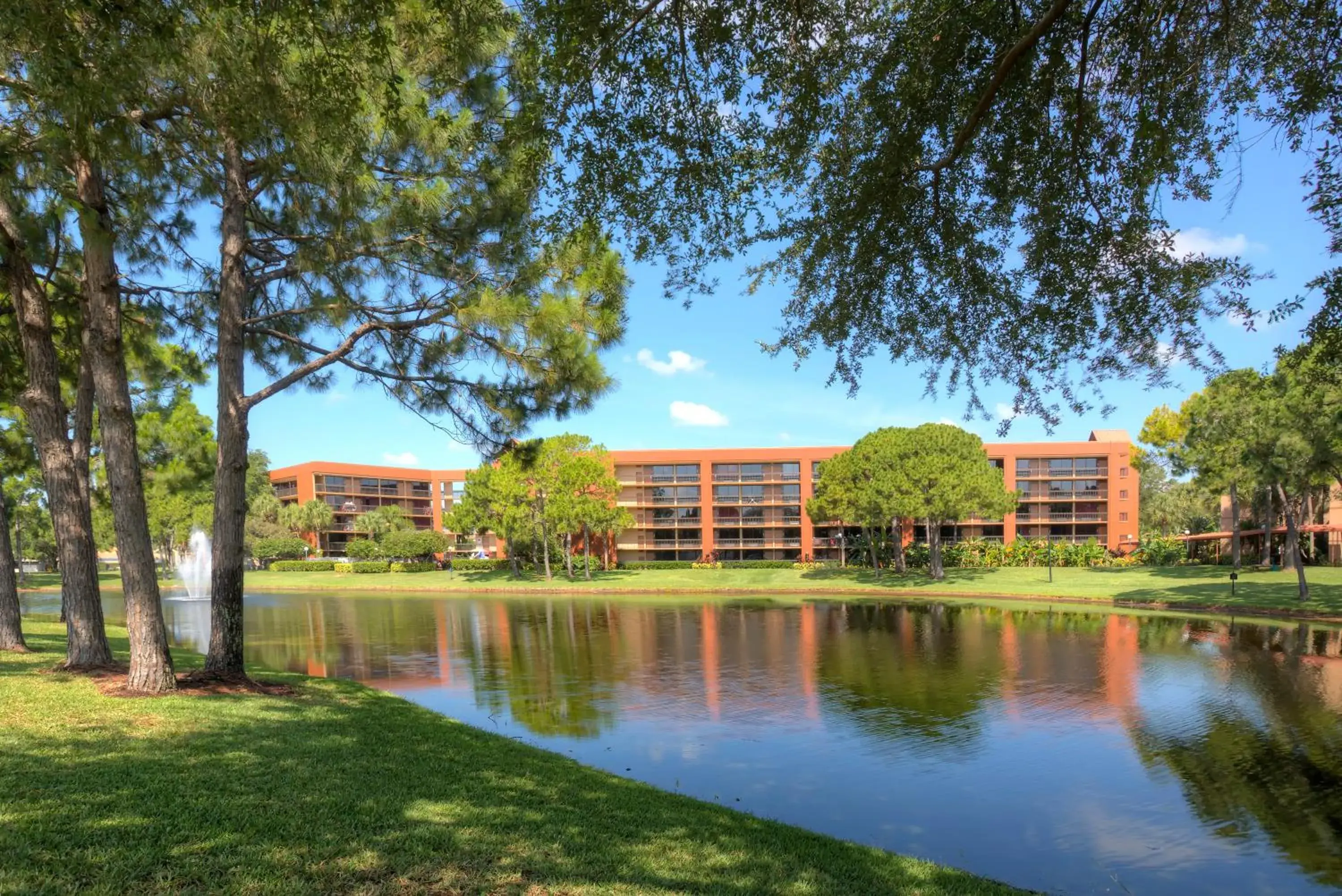 Property building in Rosen Inn Lake Buena Vista Property building in Rosen Inn Lake Buena Vista