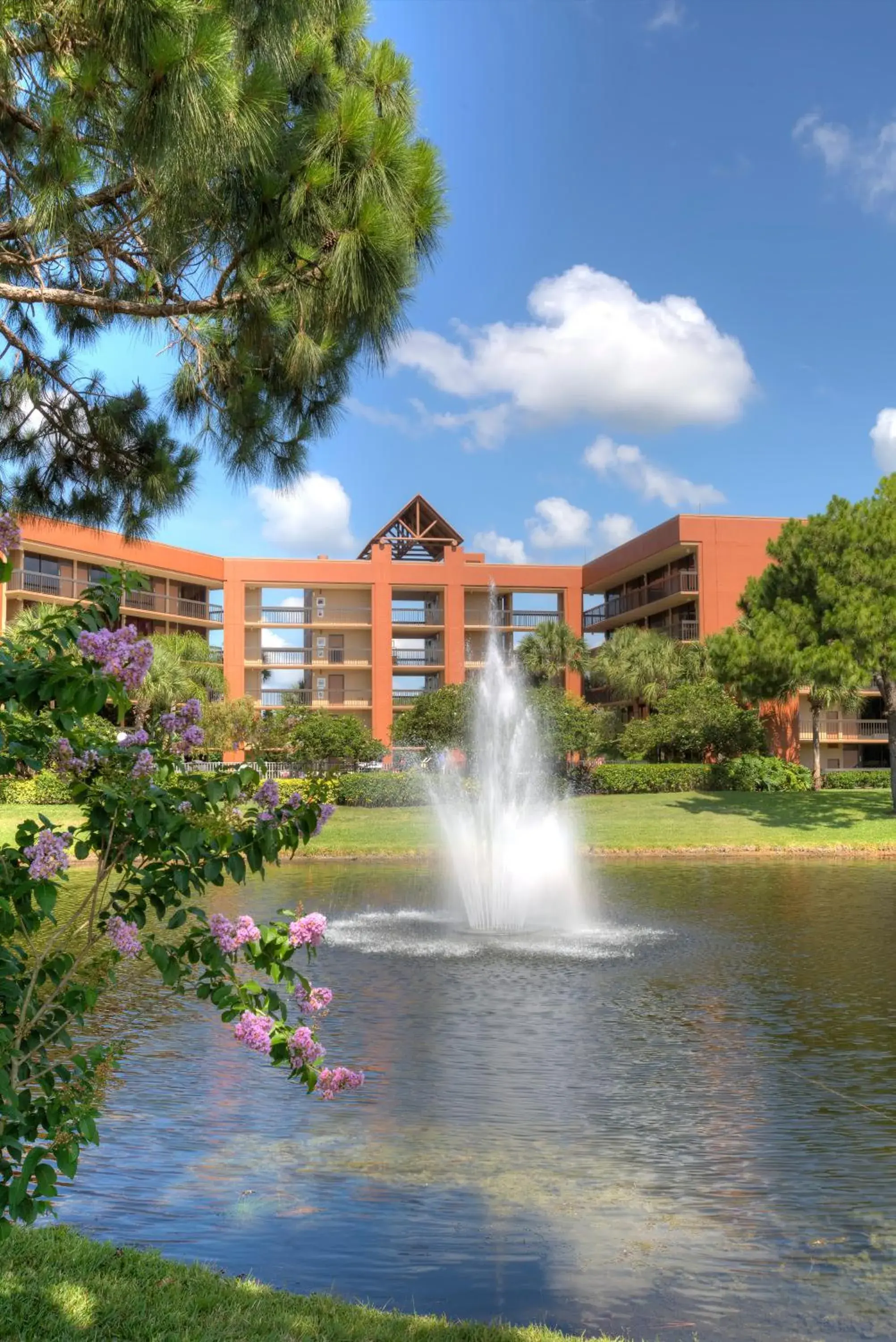 Property building in Rosen Inn Lake Buena Vista Property building in Rosen Inn Lake Buena Vista