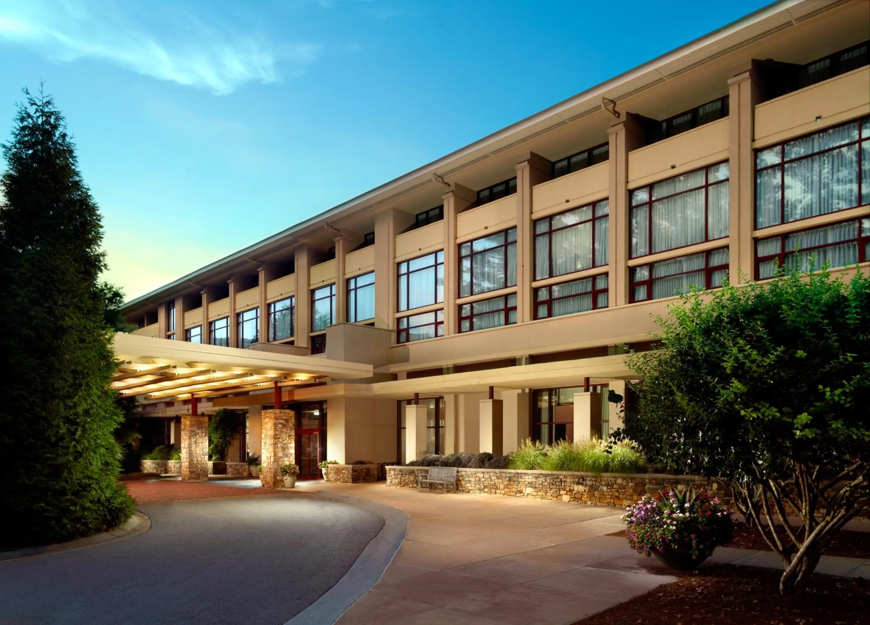 Property building in Emory Conference Center Hotel