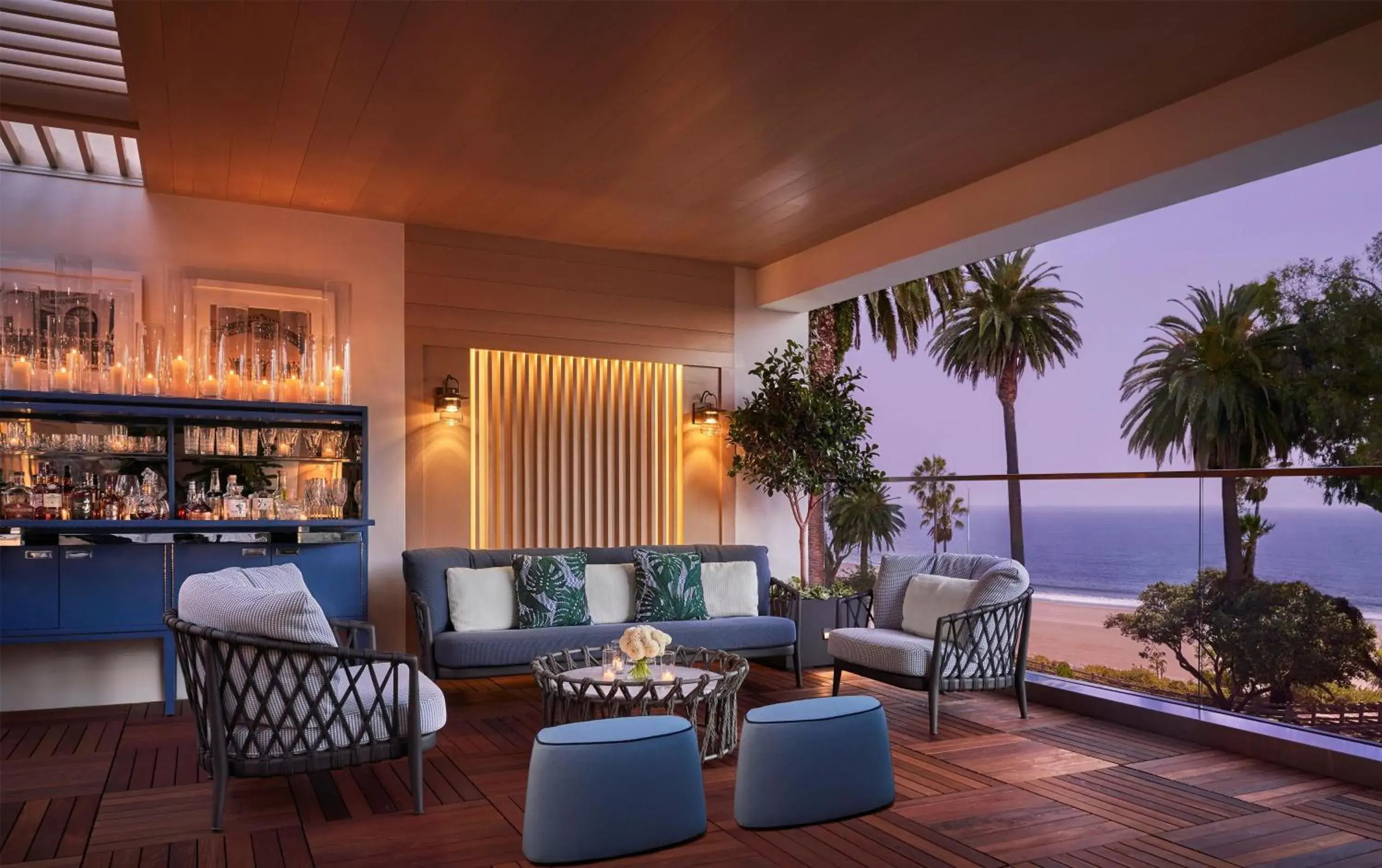 Lounge or bar in Oceana Santa Monica, LXR Hotels & Resorts Lounge or bar in Oceana Santa Monica, LXR Hotels & Resorts