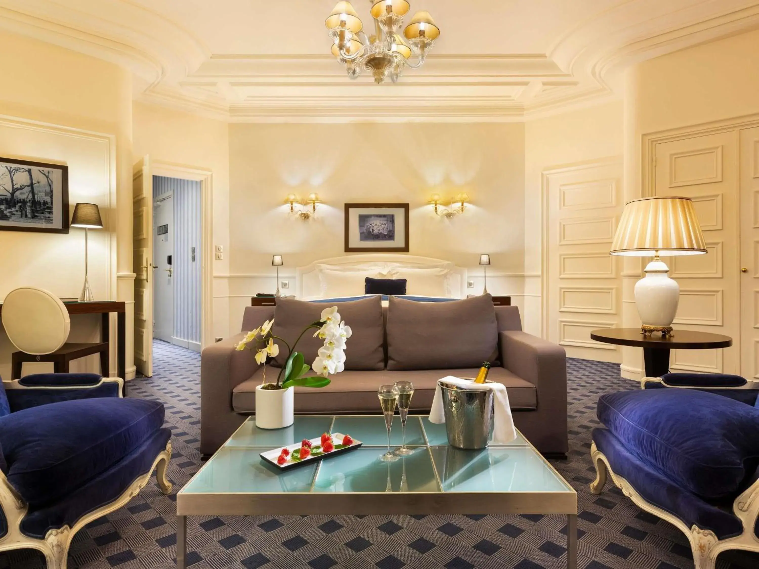 Bedroom in Le Royal Hotel Lyon - MGallery Collection Bedroom in Le Royal Hotel Lyon - MGallery Collection