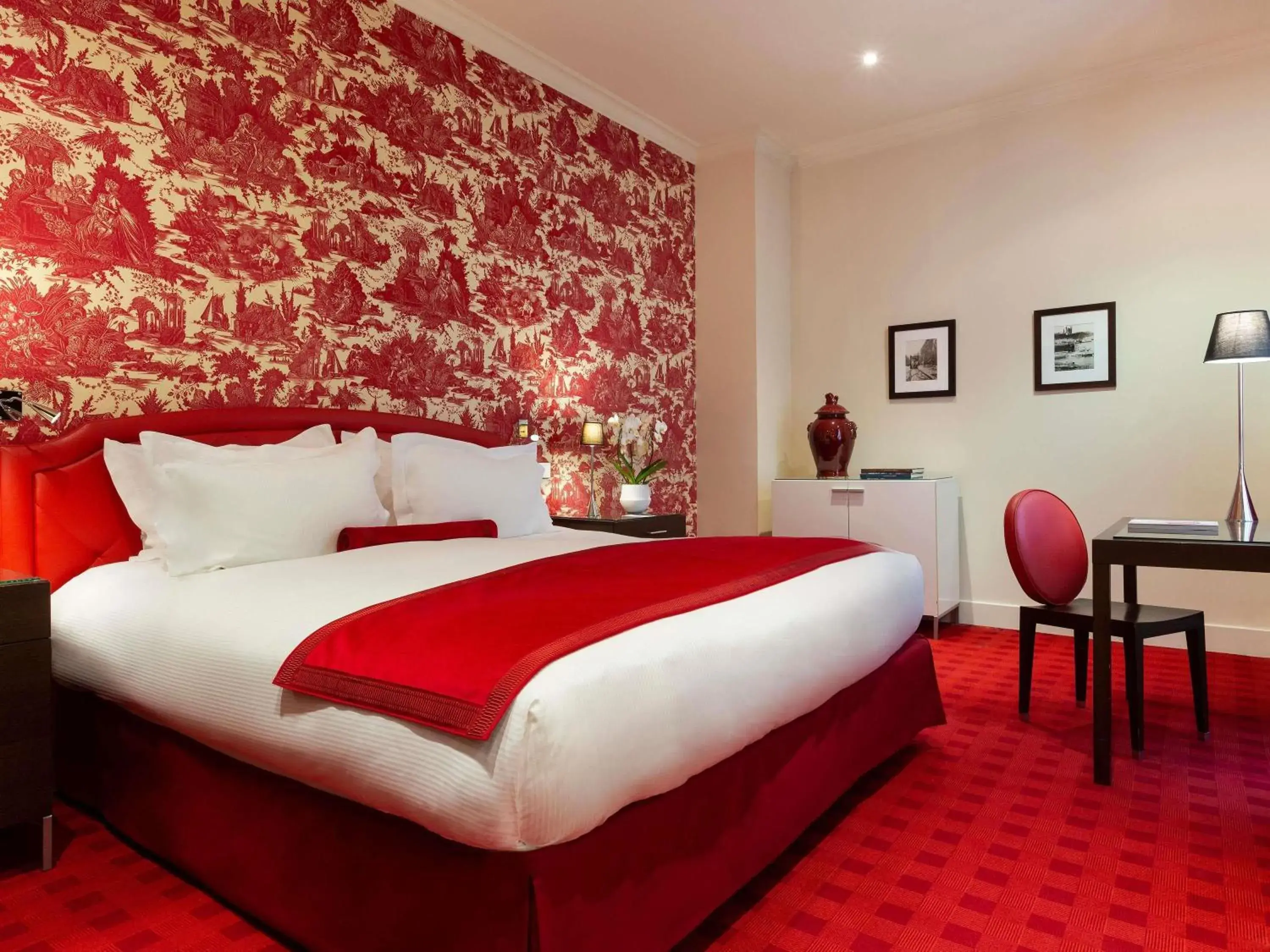 Bedroom, Bed in Le Royal Hotel Lyon - MGallery Collection Bedroom, Bed in Le Royal Hotel Lyon - MGallery Collection