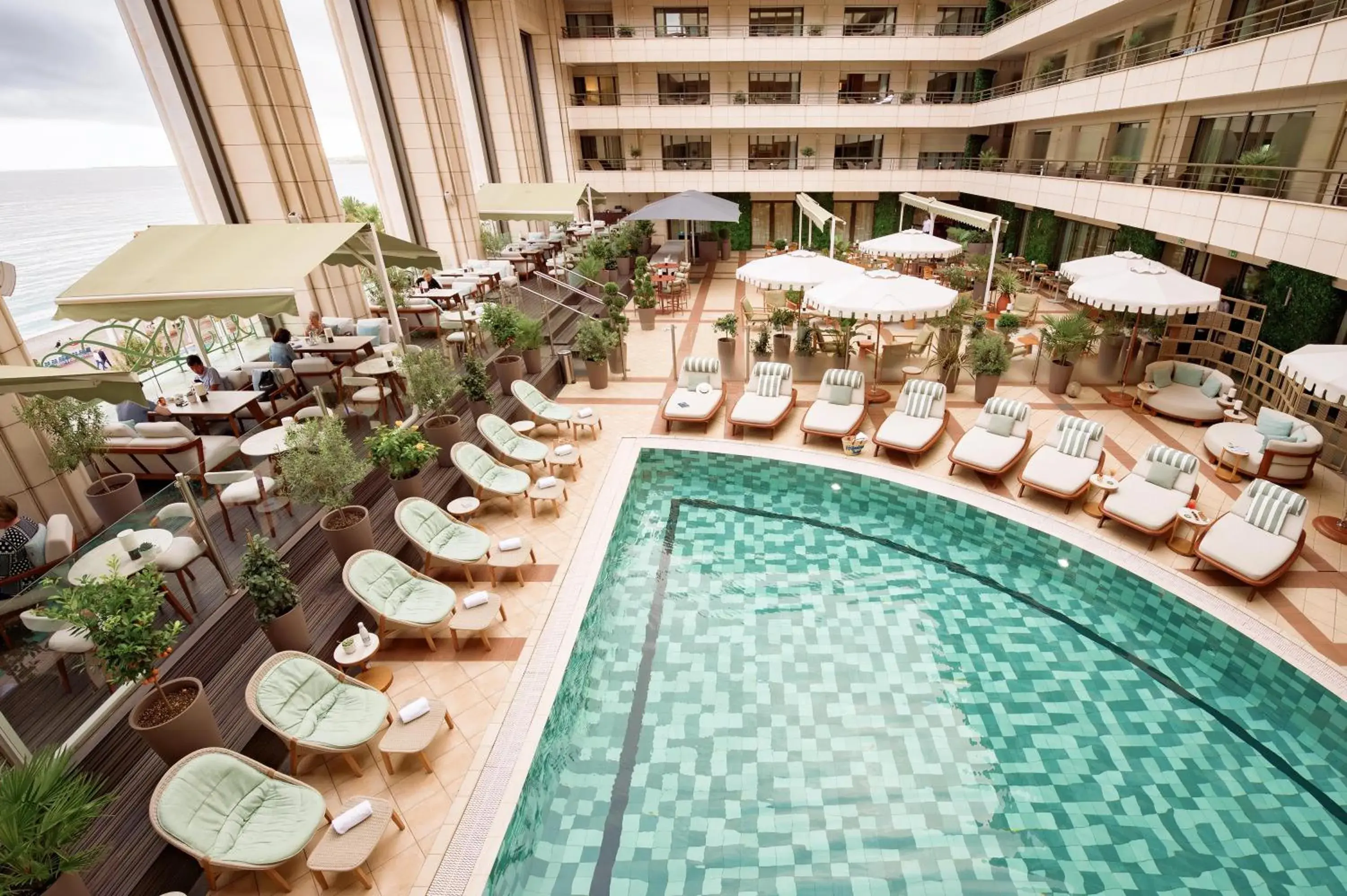 Swimming pool in Hyatt Regency Nice Palais de la Méditerranée Swimming pool in Hyatt Regency Nice Palais de la Méditerranée