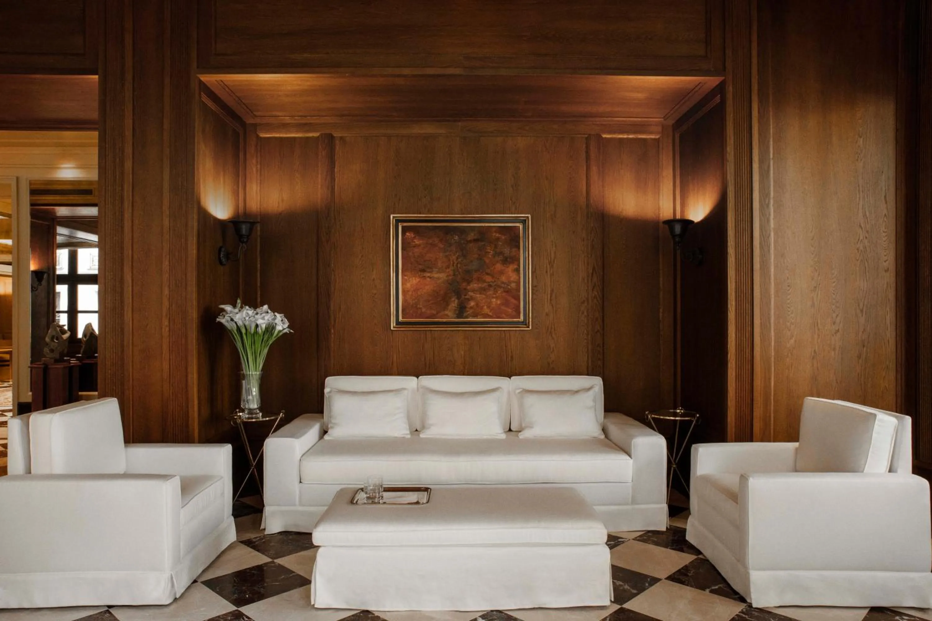 Lobby or reception in Hôtel Balzac Paris & Spa Ikoï