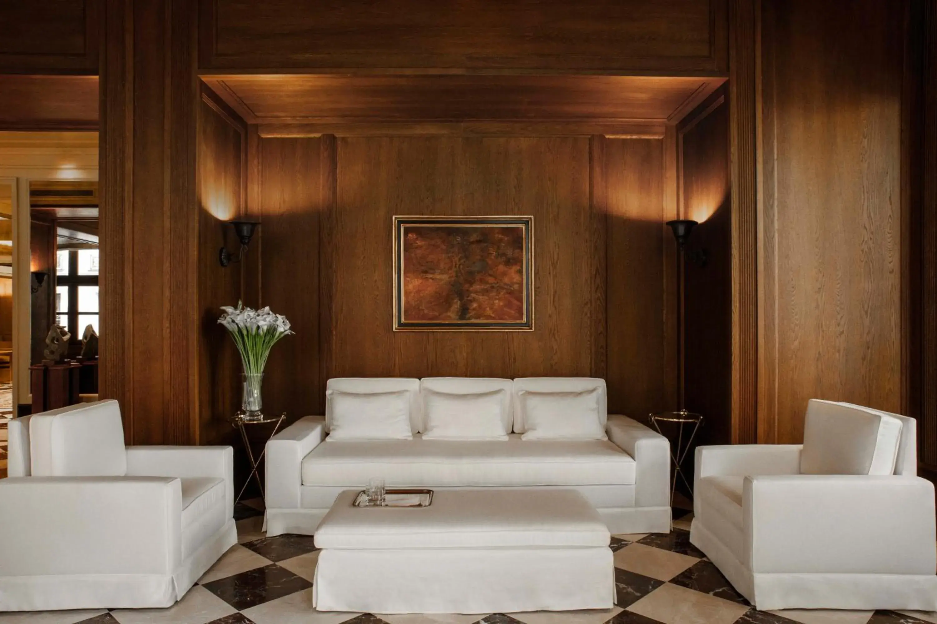 Lobby or reception in Hôtel Balzac Paris & Spa Ikoï Lobby or reception in Hôtel Balzac Paris & Spa Ikoï