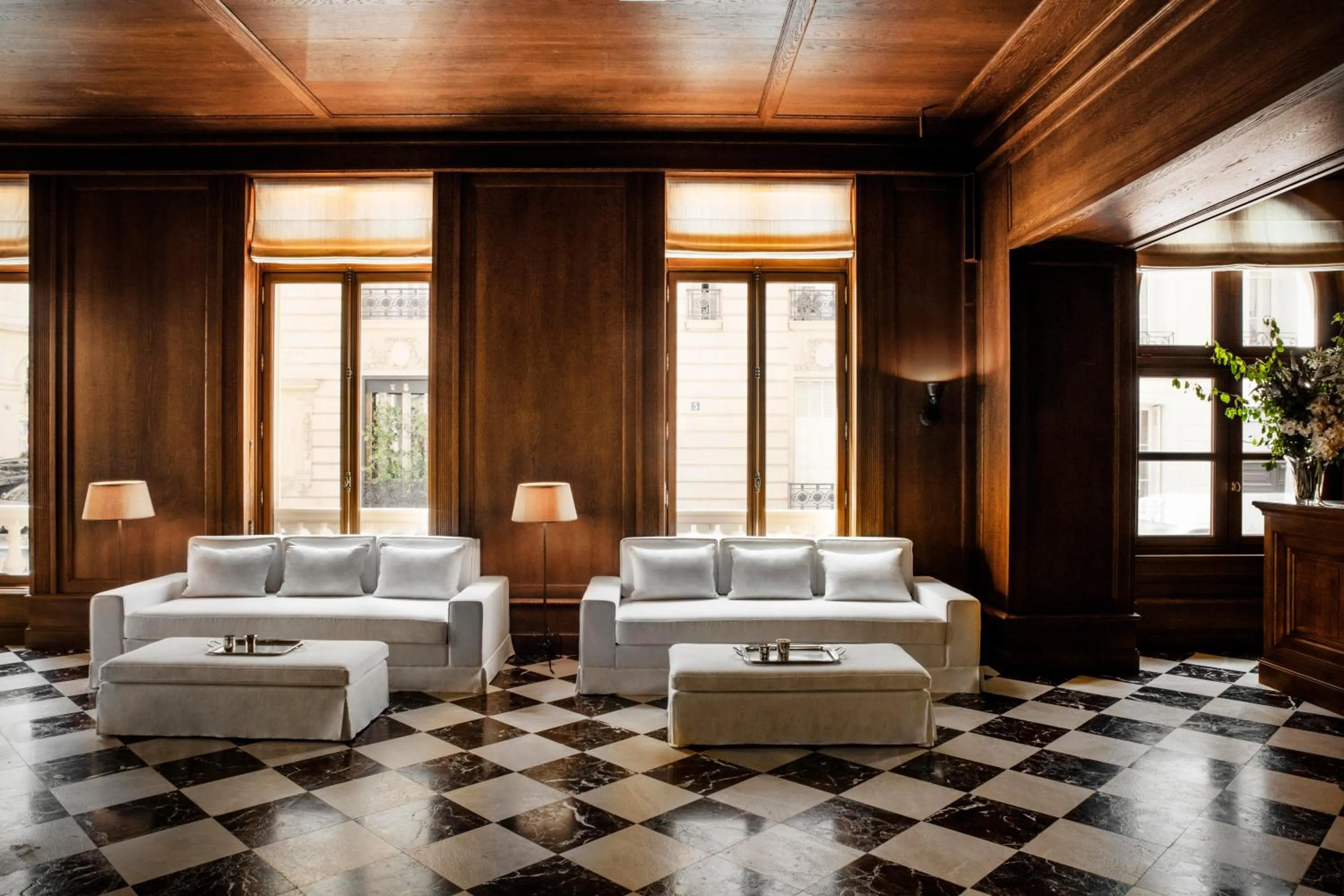 Lobby or reception in Hôtel Balzac Paris & Spa Ikoï