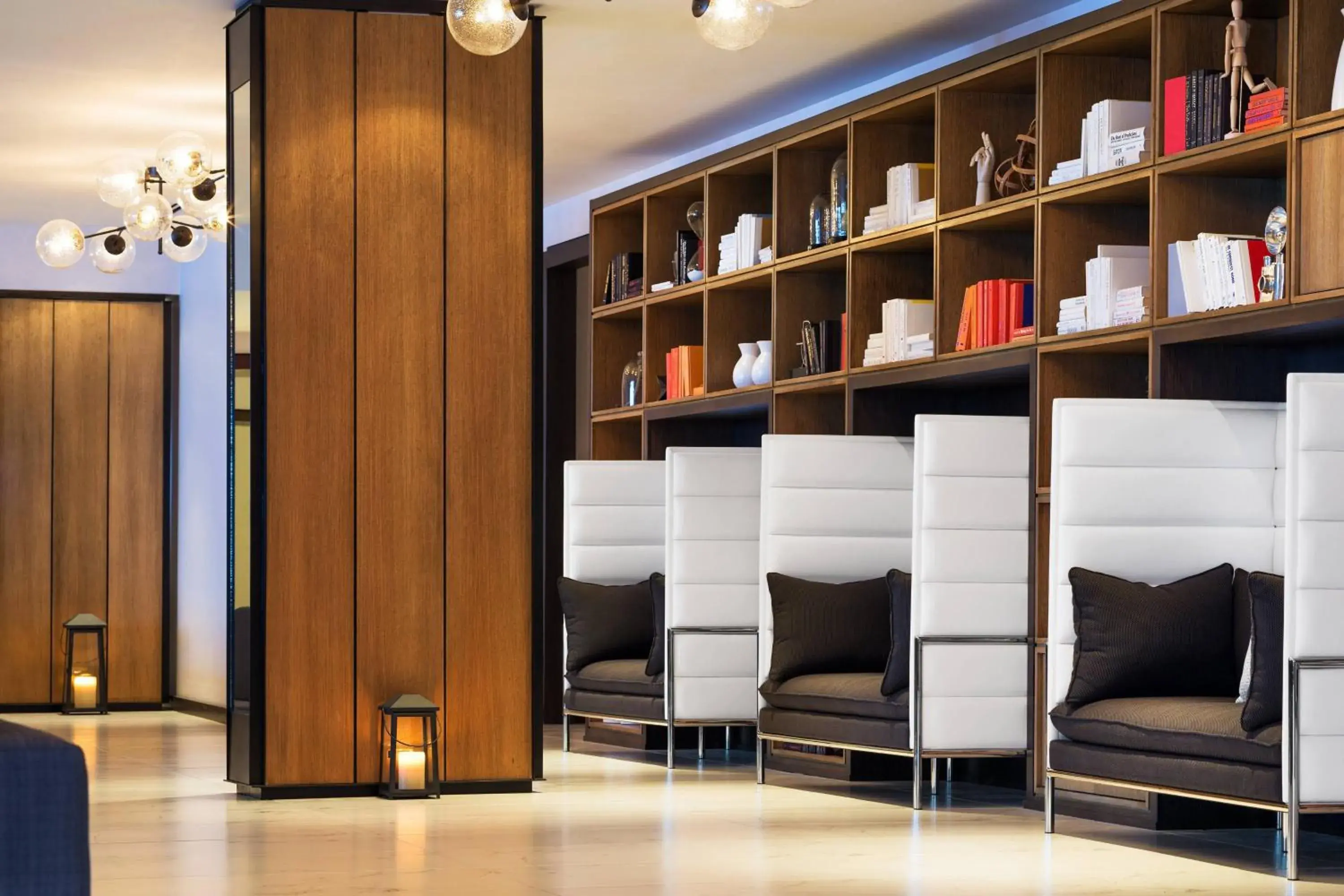 Lobby or reception in Le Meridien Atlanta Perimeter Lobby or reception in Le Meridien Atlanta Perimeter