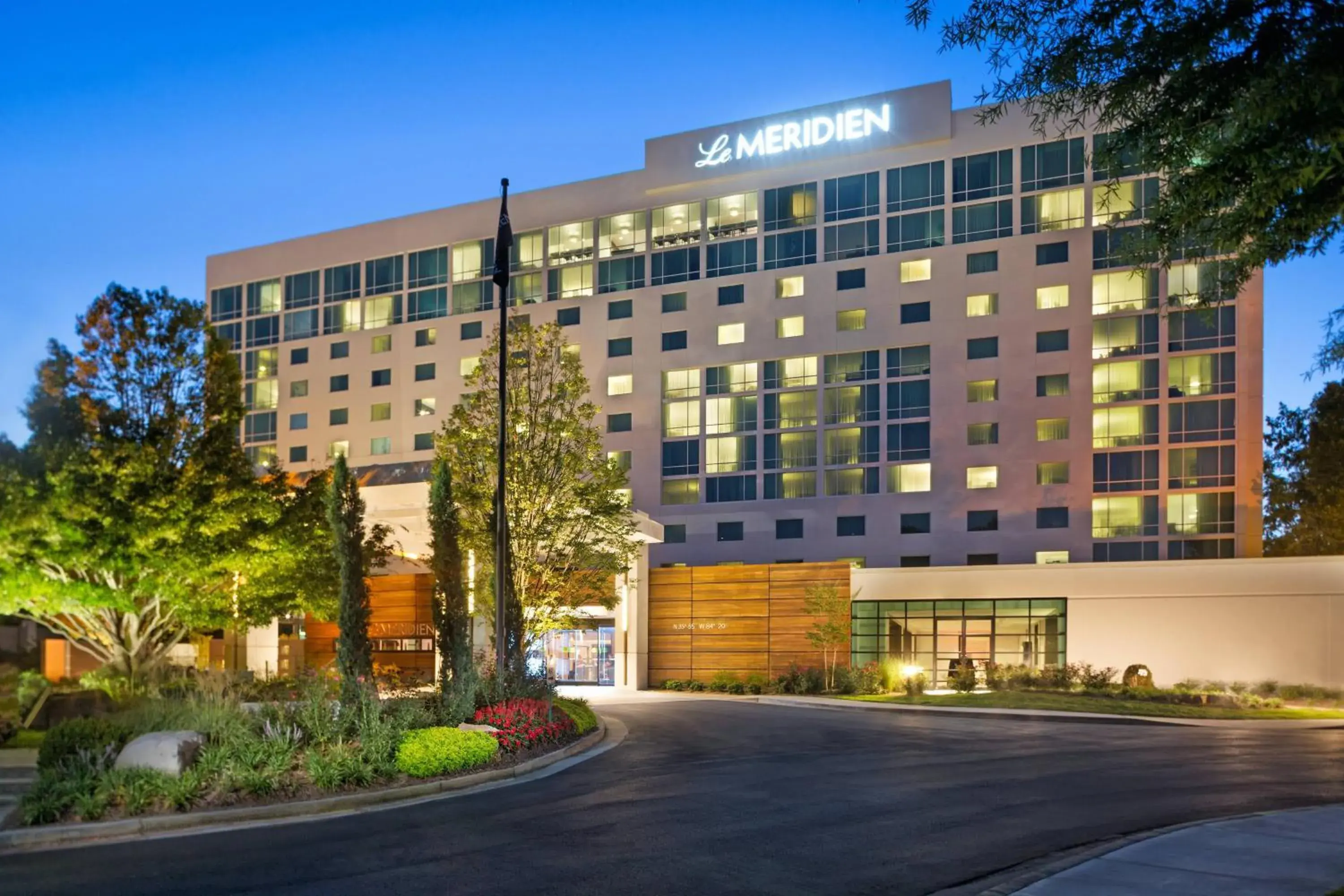 Property building in Le Meridien Atlanta Perimeter Property building in Le Meridien Atlanta Perimeter