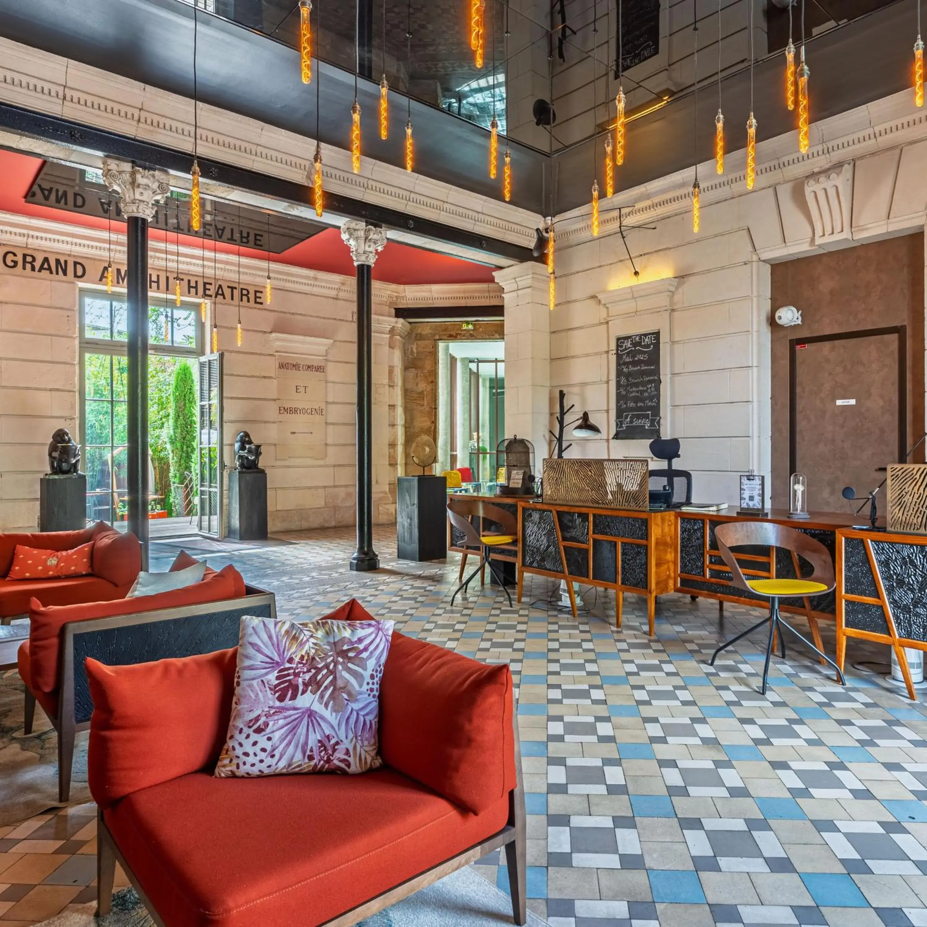 Lobby or reception in Hotel La Zoologie & Spa Bordeaux Lobby or reception in Hotel La Zoologie & Spa Bordeaux