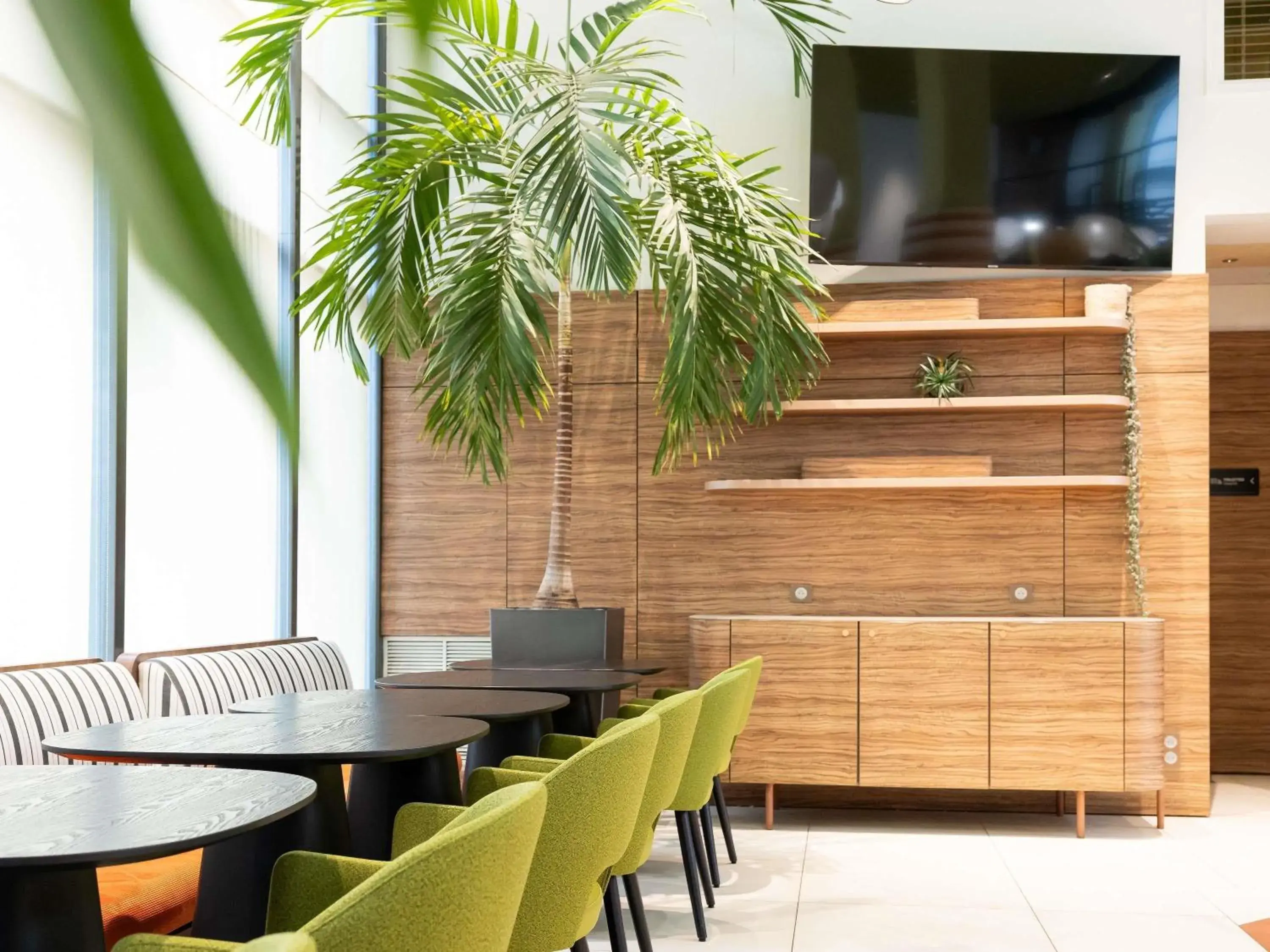 Property building in Aparthotel Adagio Bordeaux Centre Gambetta Property building in Aparthotel Adagio Bordeaux Centre Gambetta