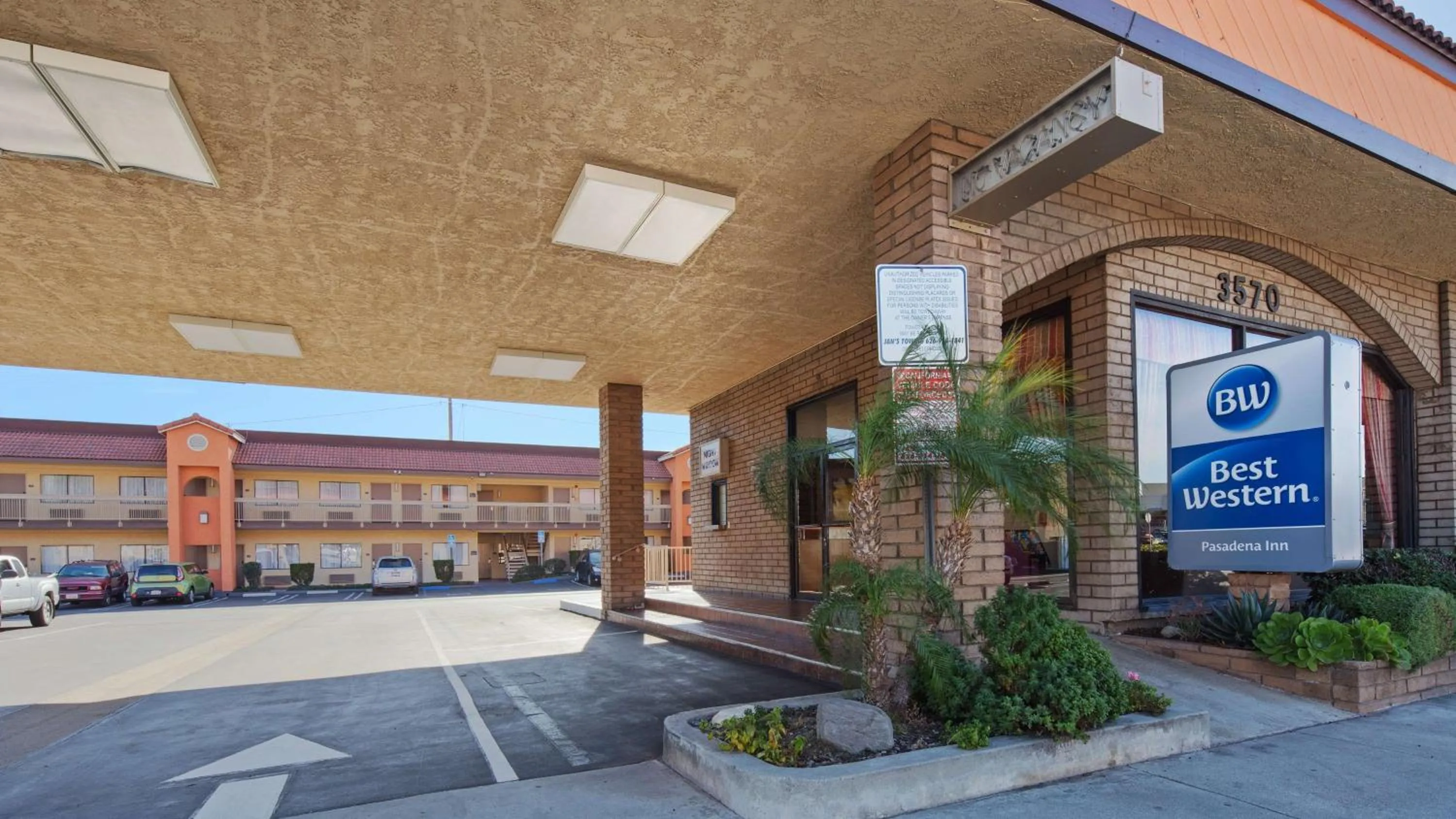 Property building in Best Western Pasadena Inn