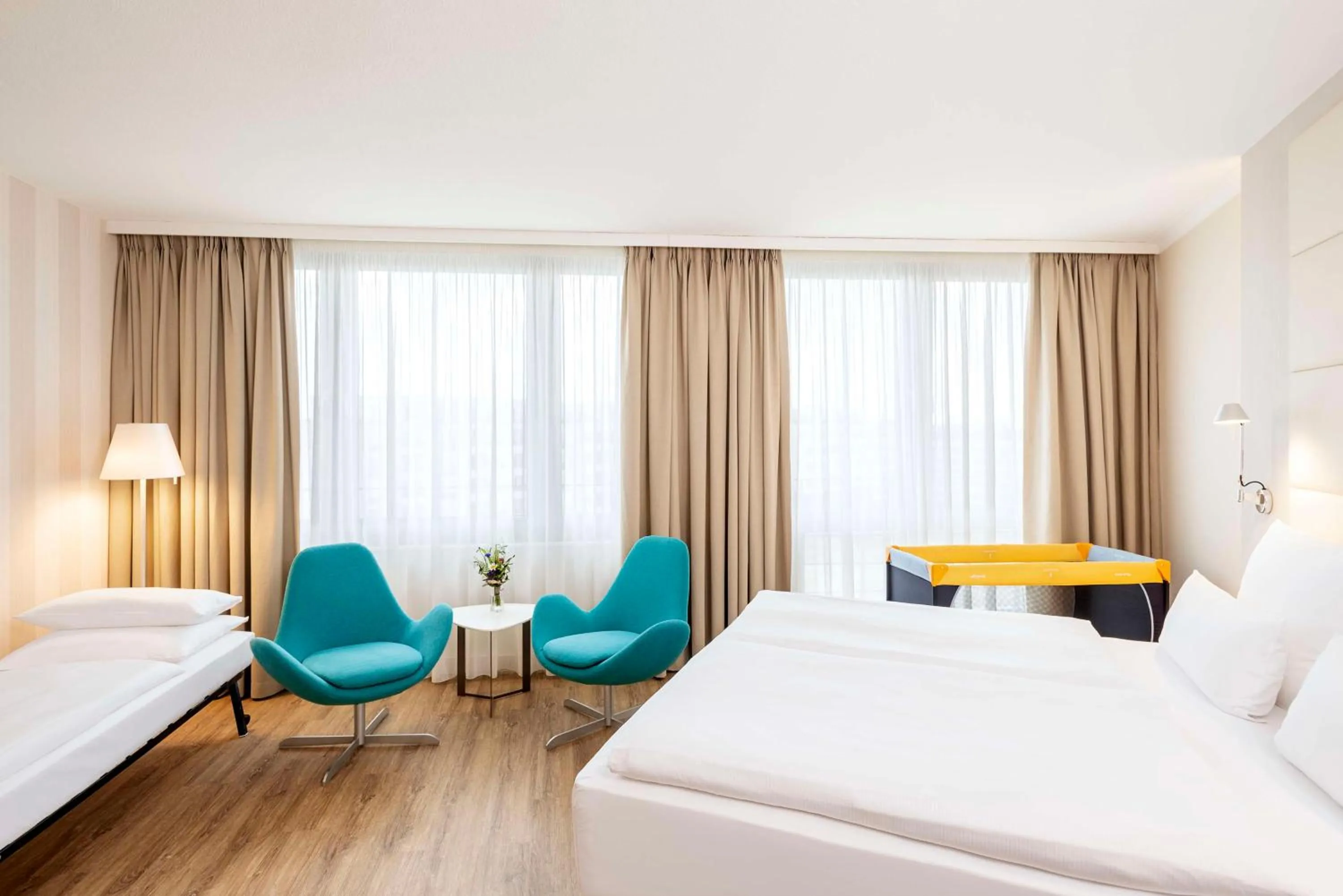 Bedroom, Bed in NH Berlin Alexanderplatz