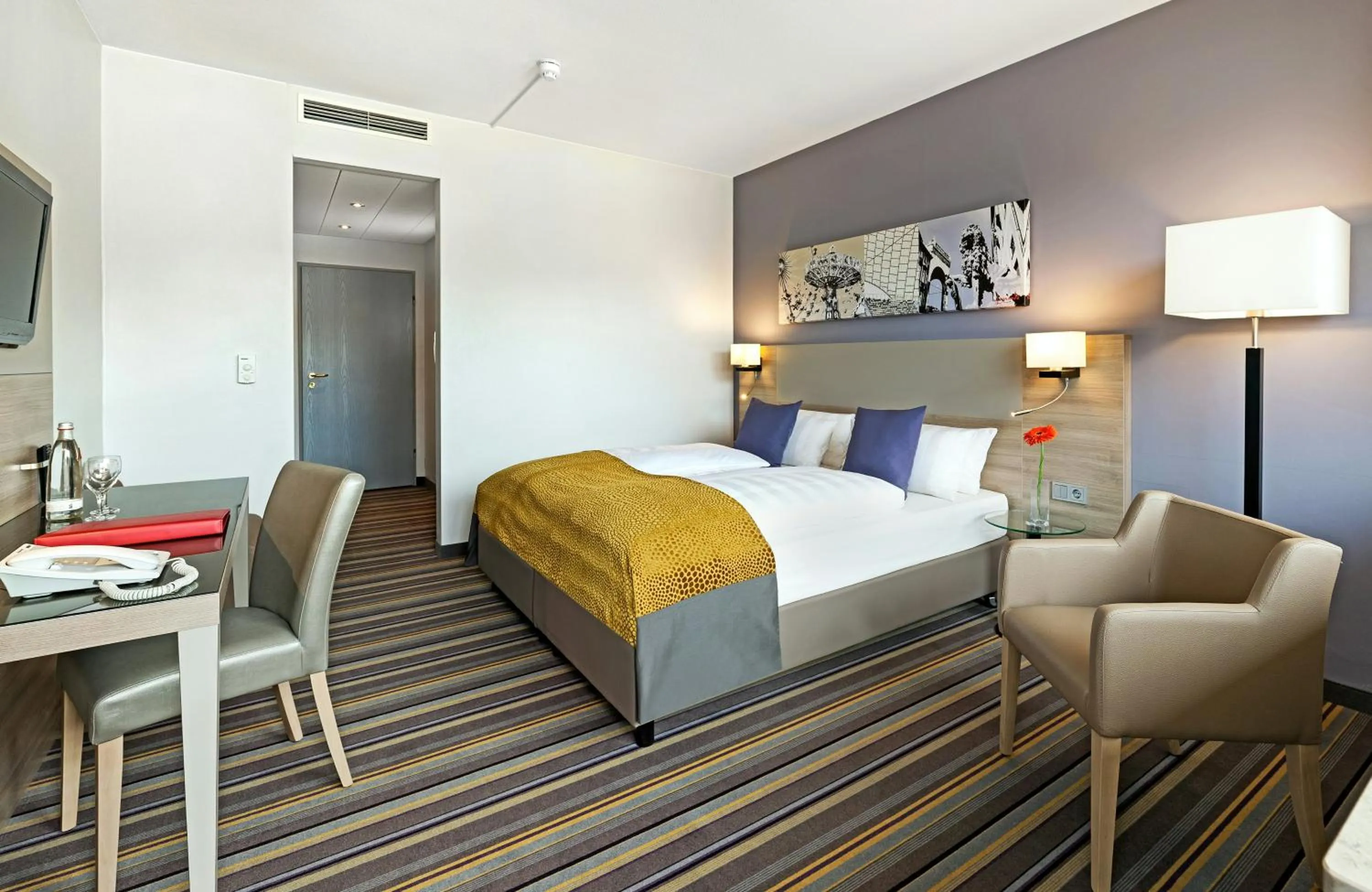 Photo of the whole room, Bed in Leonardo Hotel Munich City North