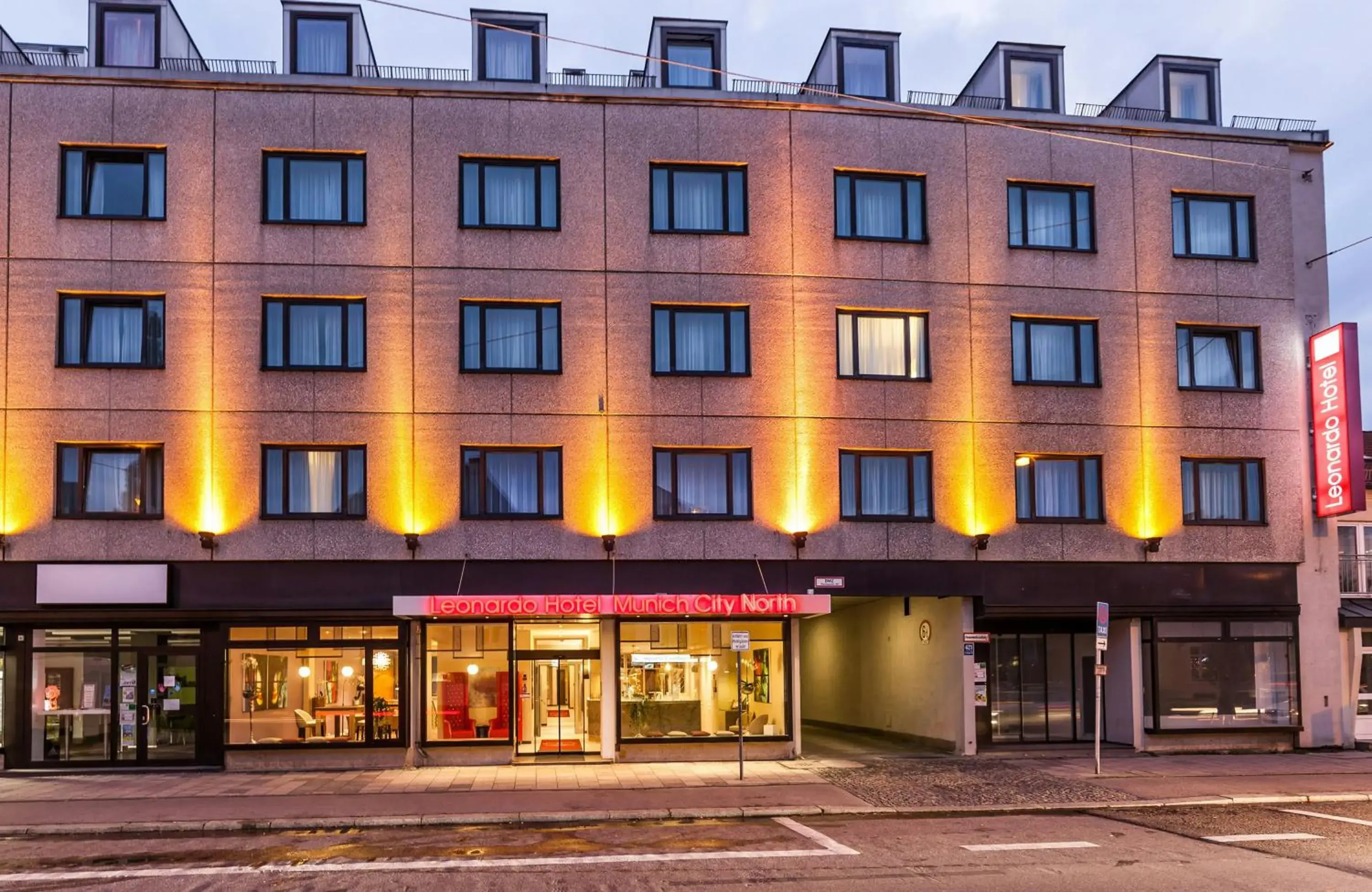 Property building in Leonardo Hotel Munich City North Property building in Leonardo Hotel Munich City North