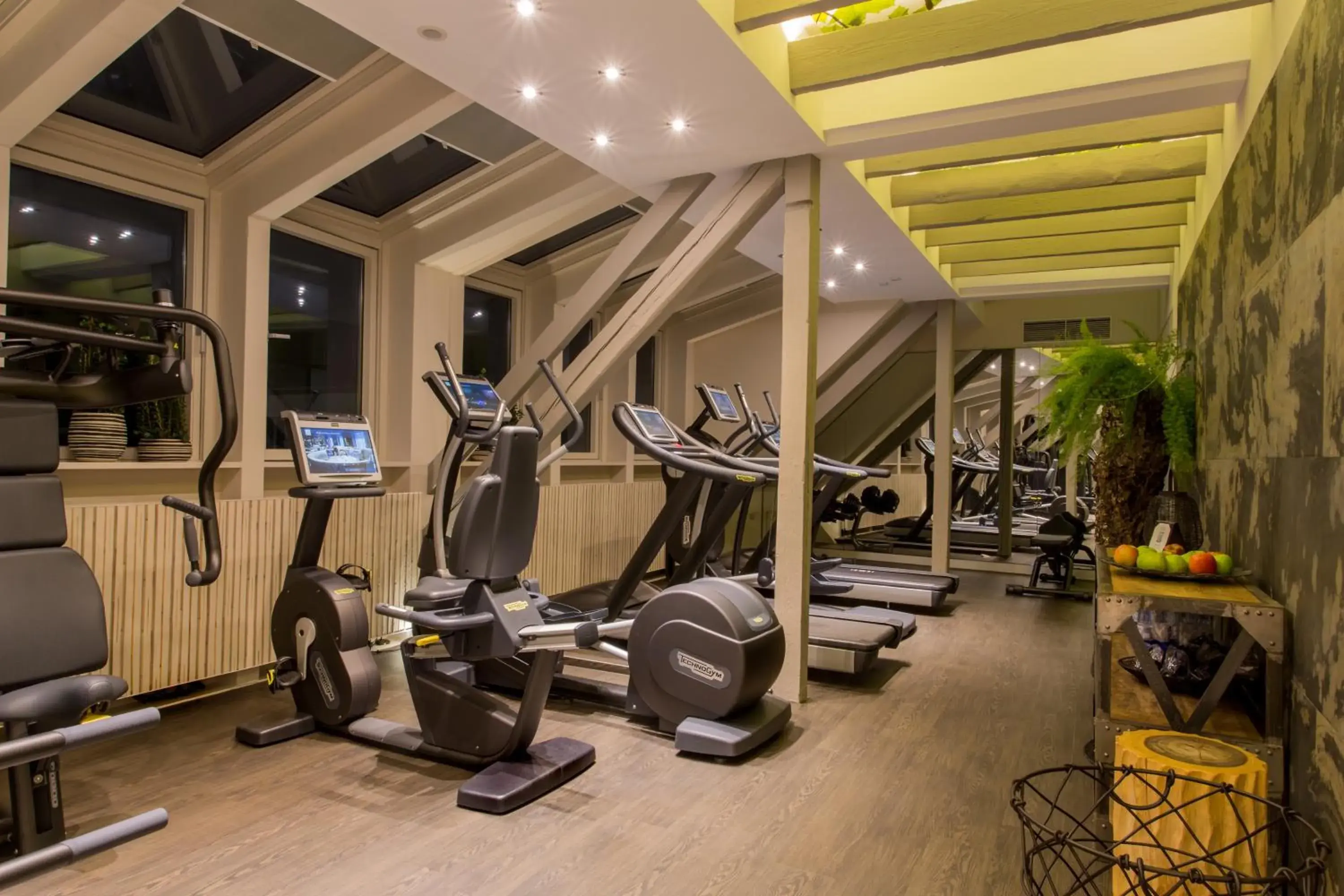 Fitness centre/facilities in Excelsior Hotel Ernst am Dom Fitness centre/facilities in Excelsior Hotel Ernst am Dom