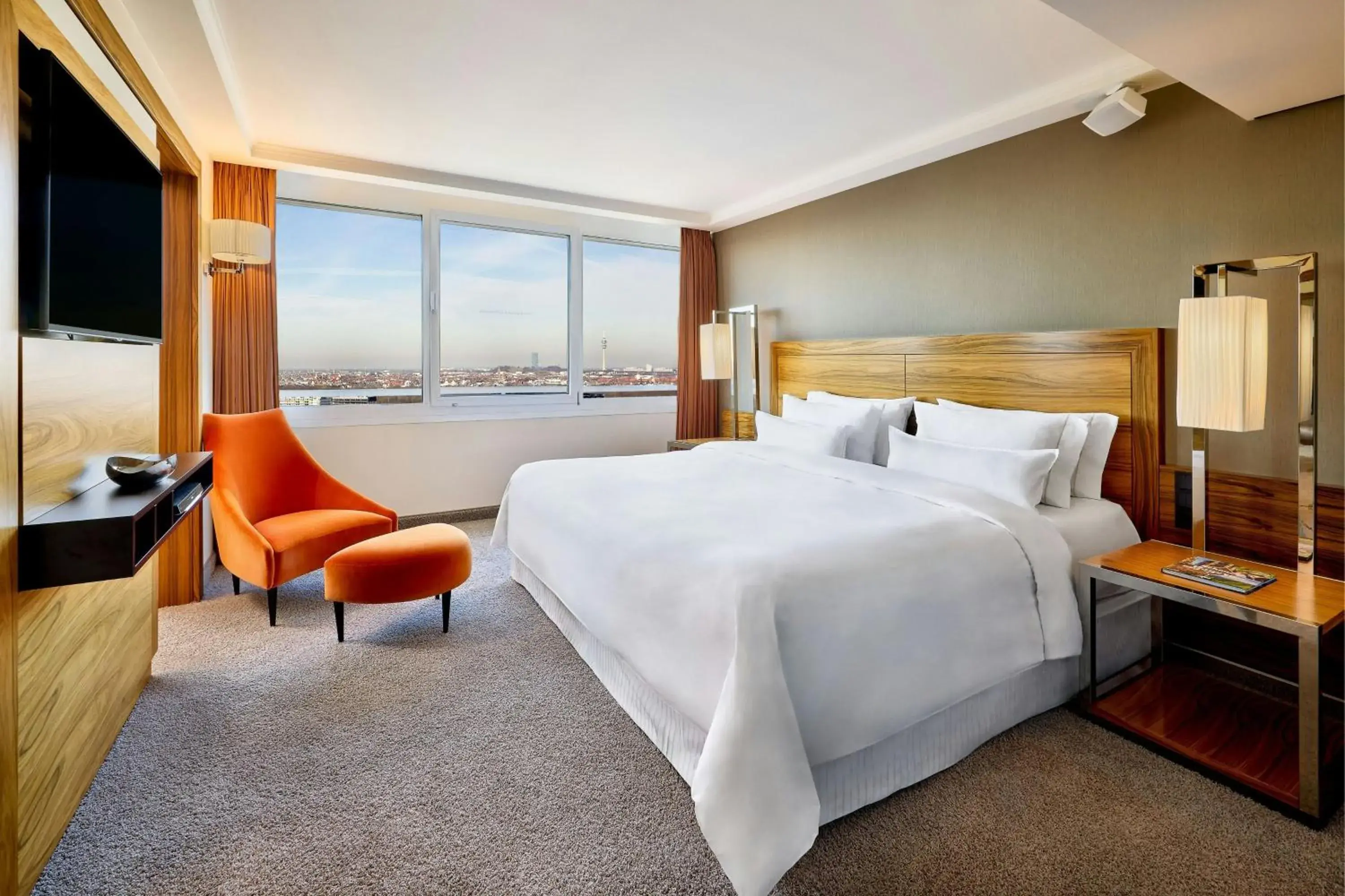 Bedroom, Bed in The Westin Grand Munich Bedroom, Bed in The Westin Grand Munich