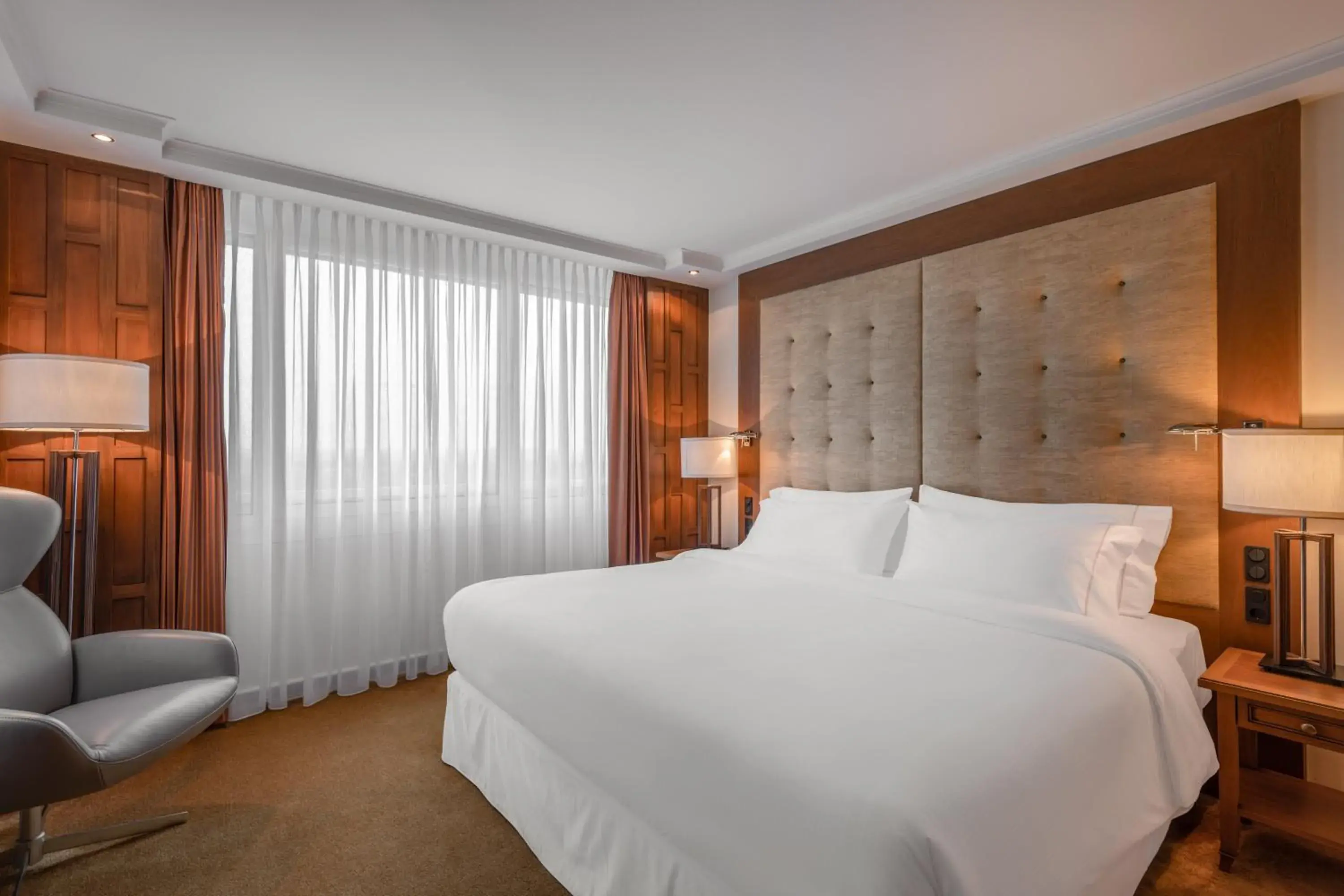 Photo of the whole room, Bed in The Westin Grand Munich Photo of the whole room, Bed in The Westin Grand Munich