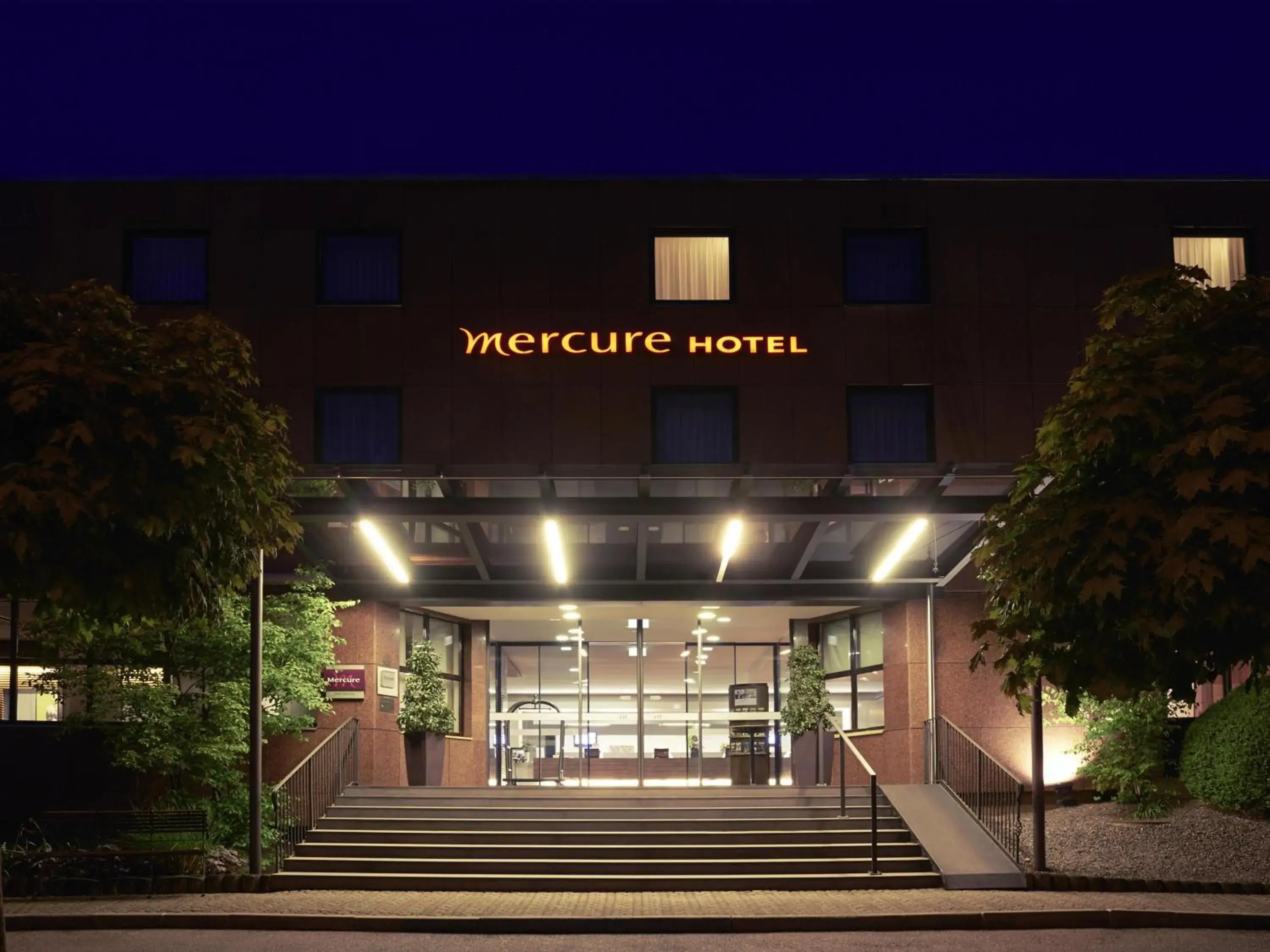 Property building in Mercure Hotel München Süd Messe Property building in Mercure Hotel München Süd Messe