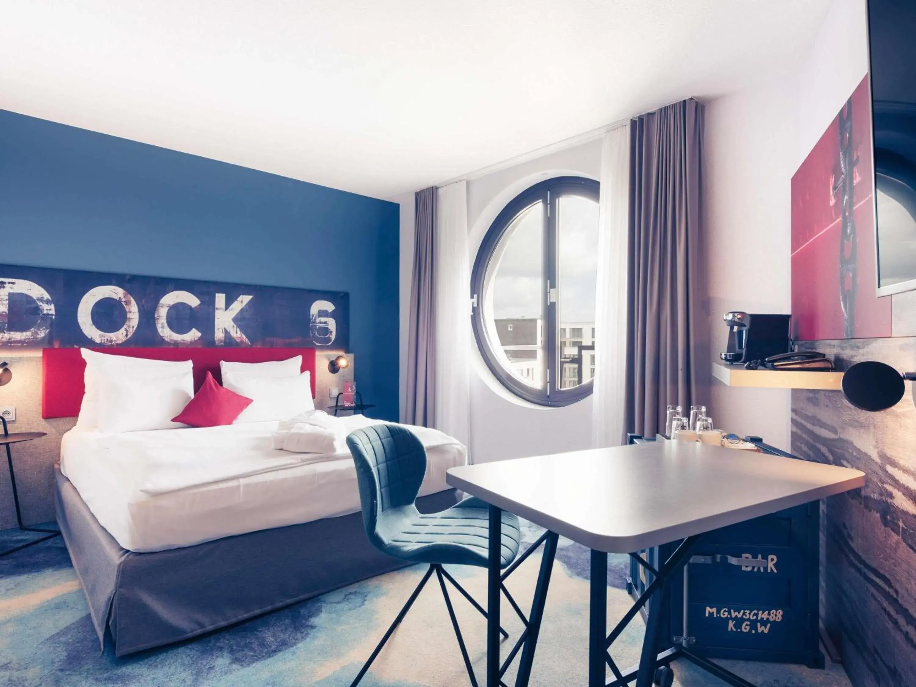 Property building, Bed in Mercure Hotel Hamburg City Property building, Bed in Mercure Hotel Hamburg City
