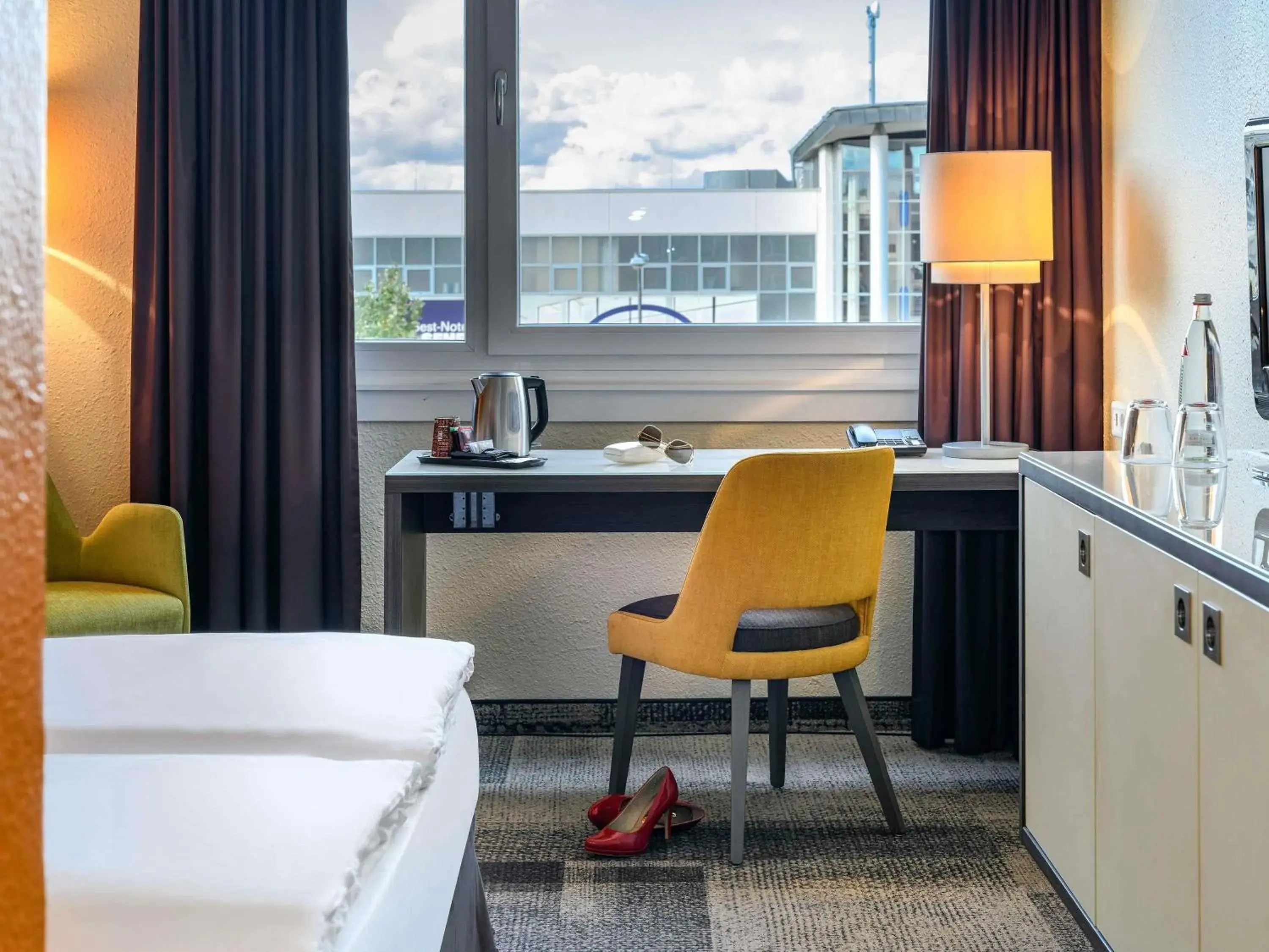 Bedroom in Mercure Hotel Köln West Bedroom in Mercure Hotel Köln West