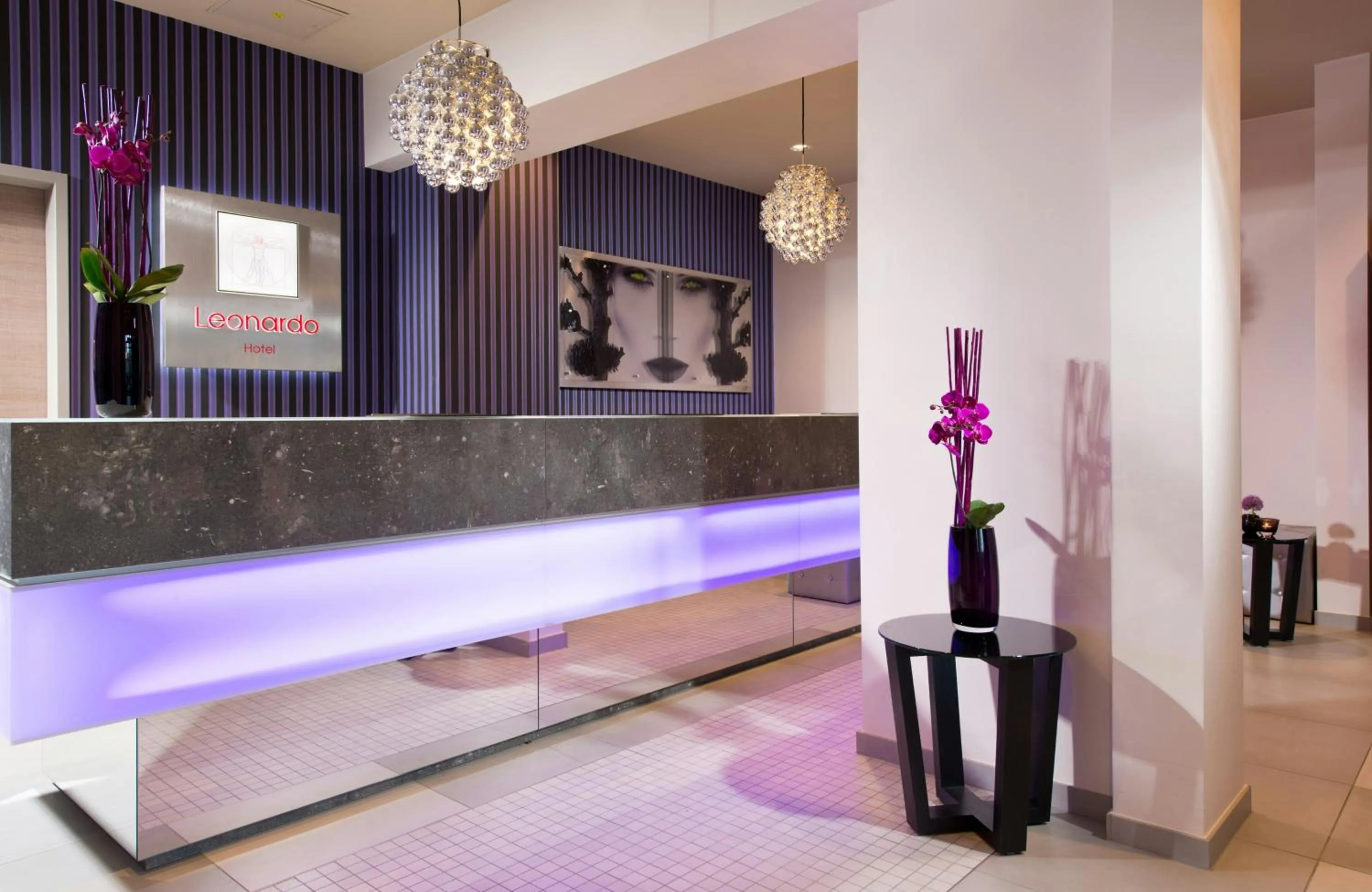 Lobby or reception in Leonardo Hotel Munich City Olympiapark