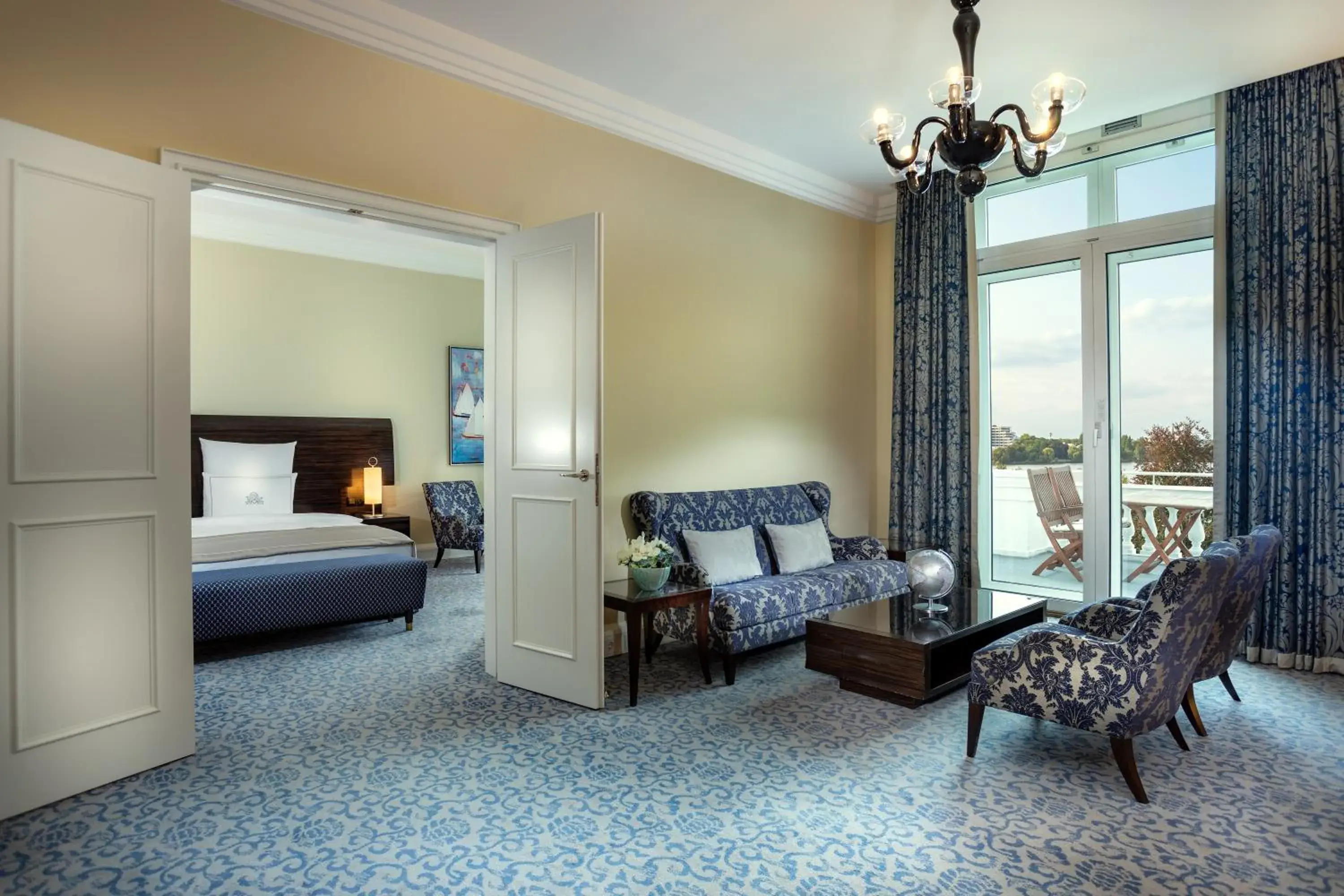 Living room, Bed in Hotel Atlantic Hamburg, Autograph Collection Living room, Bed in Hotel Atlantic Hamburg, Autograph Collection