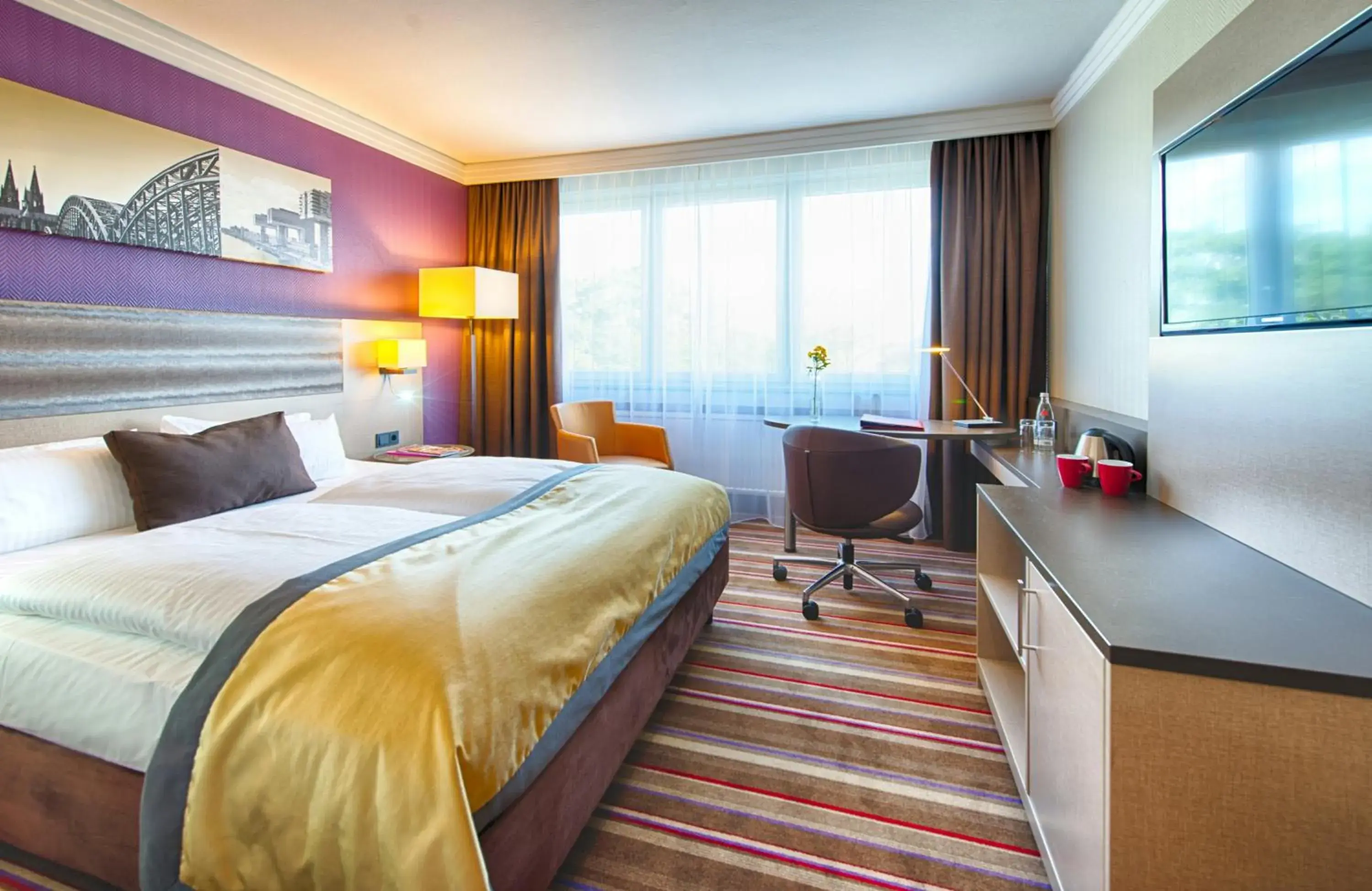 Photo of the whole room, Bed in Leonardo Royal Hotel Köln - Am Stadtwald Photo of the whole room, Bed in Leonardo Royal Hotel Köln - Am Stadtwald