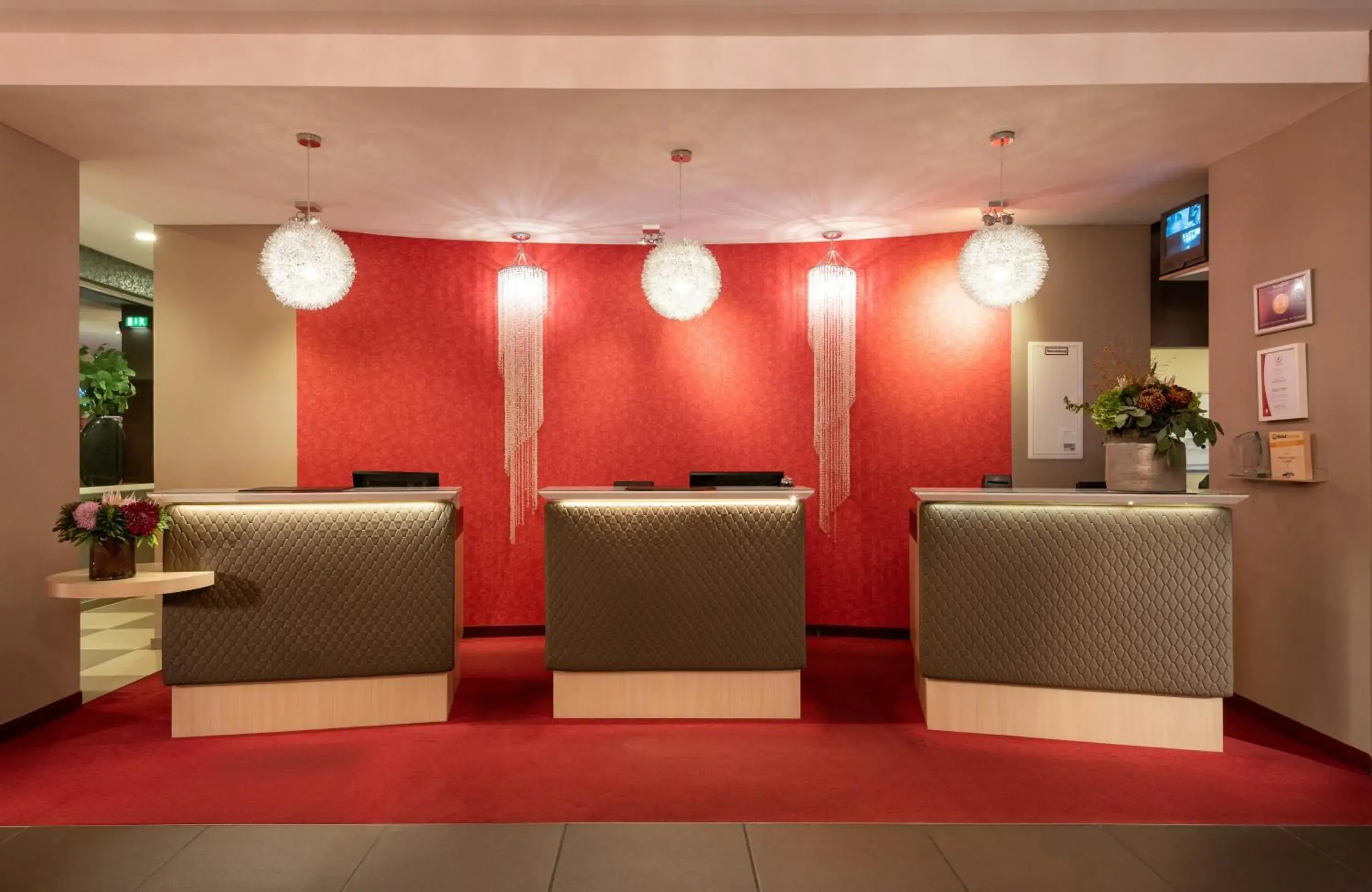 Lobby or reception in Leonardo Royal Hotel Köln - Am Stadtwald Lobby or reception in Leonardo Royal Hotel Köln - Am Stadtwald