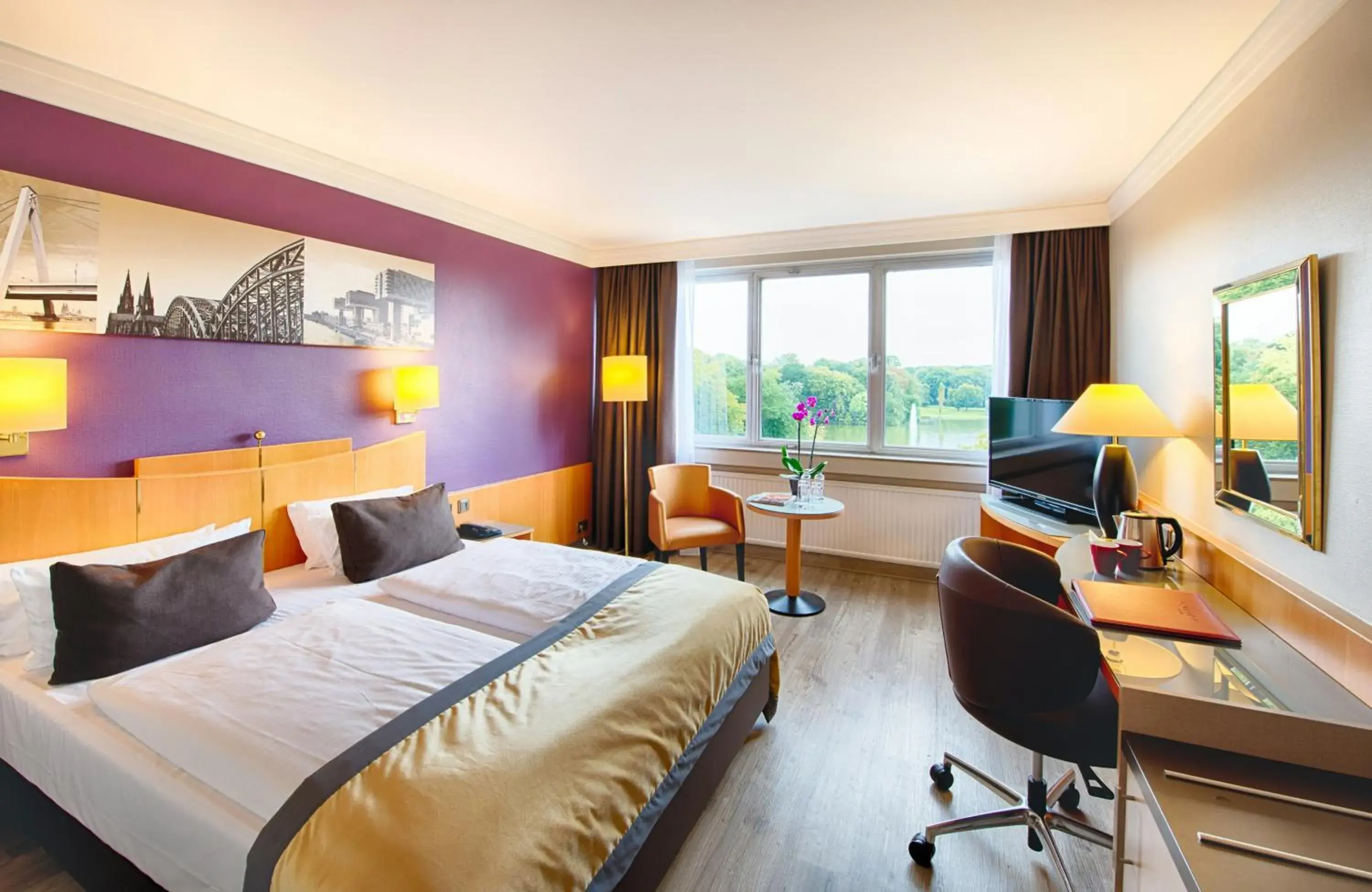 Photo of the whole room, Bed in Leonardo Royal Hotel Köln - Am Stadtwald Photo of the whole room, Bed in Leonardo Royal Hotel Köln - Am Stadtwald