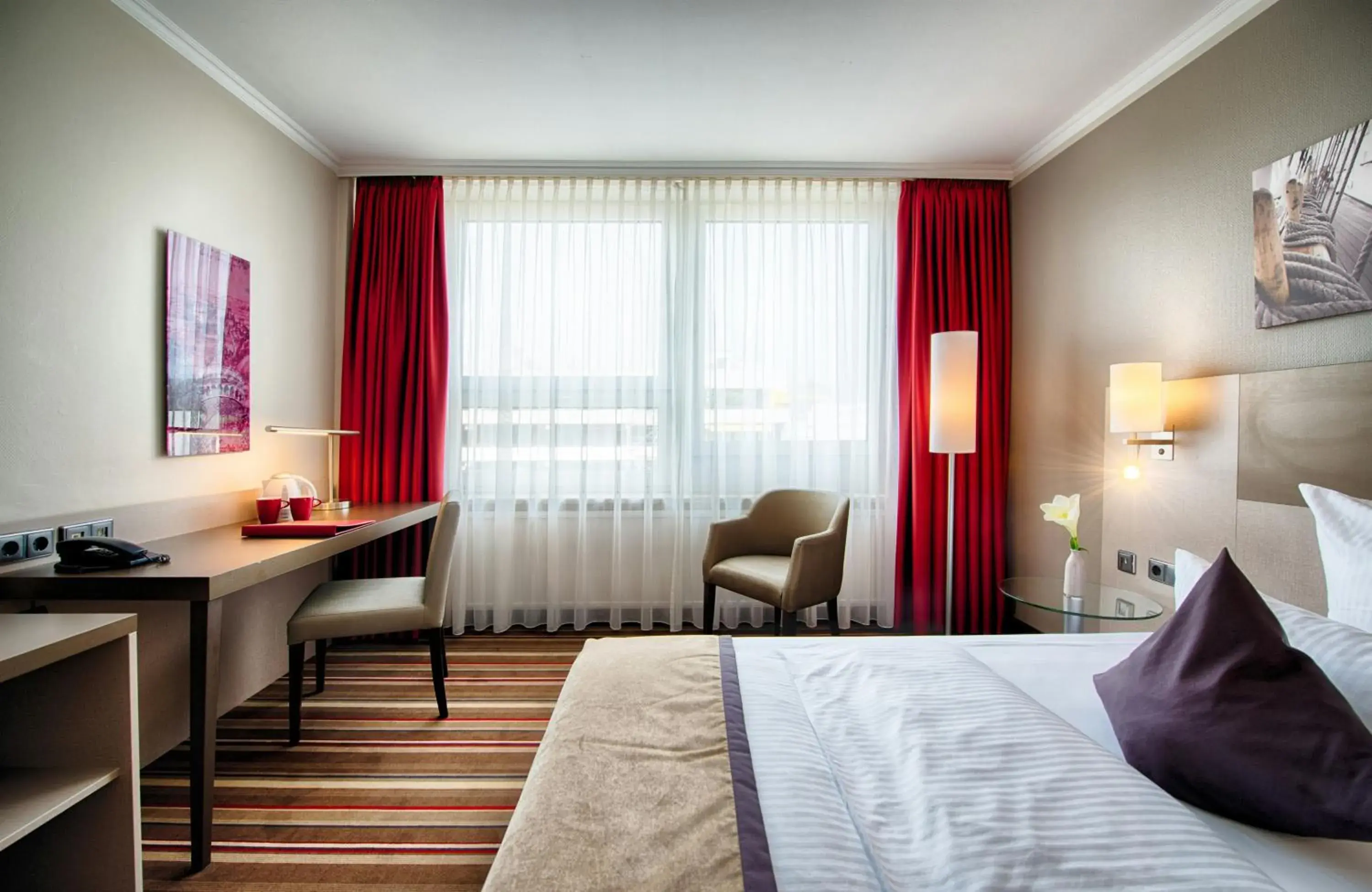 Photo of the whole room, Bed in Leonardo Hotel Hamburg City Nord Photo of the whole room, Bed in Leonardo Hotel Hamburg City Nord