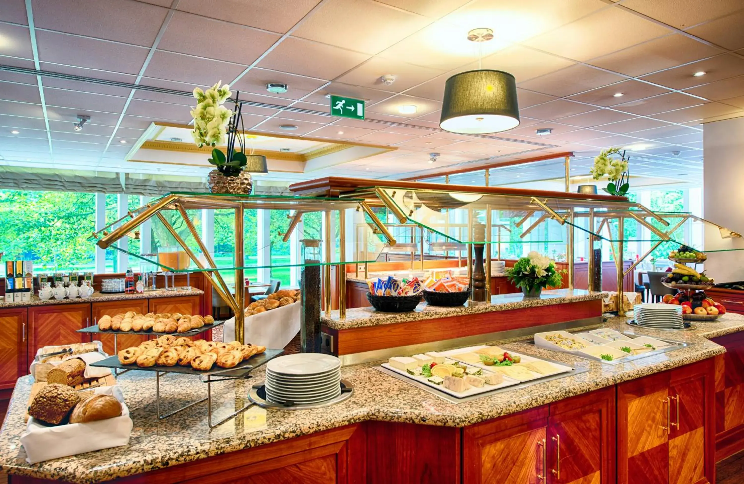 Buffet breakfast in Leonardo Hotel Hamburg City Nord Buffet breakfast in Leonardo Hotel Hamburg City Nord