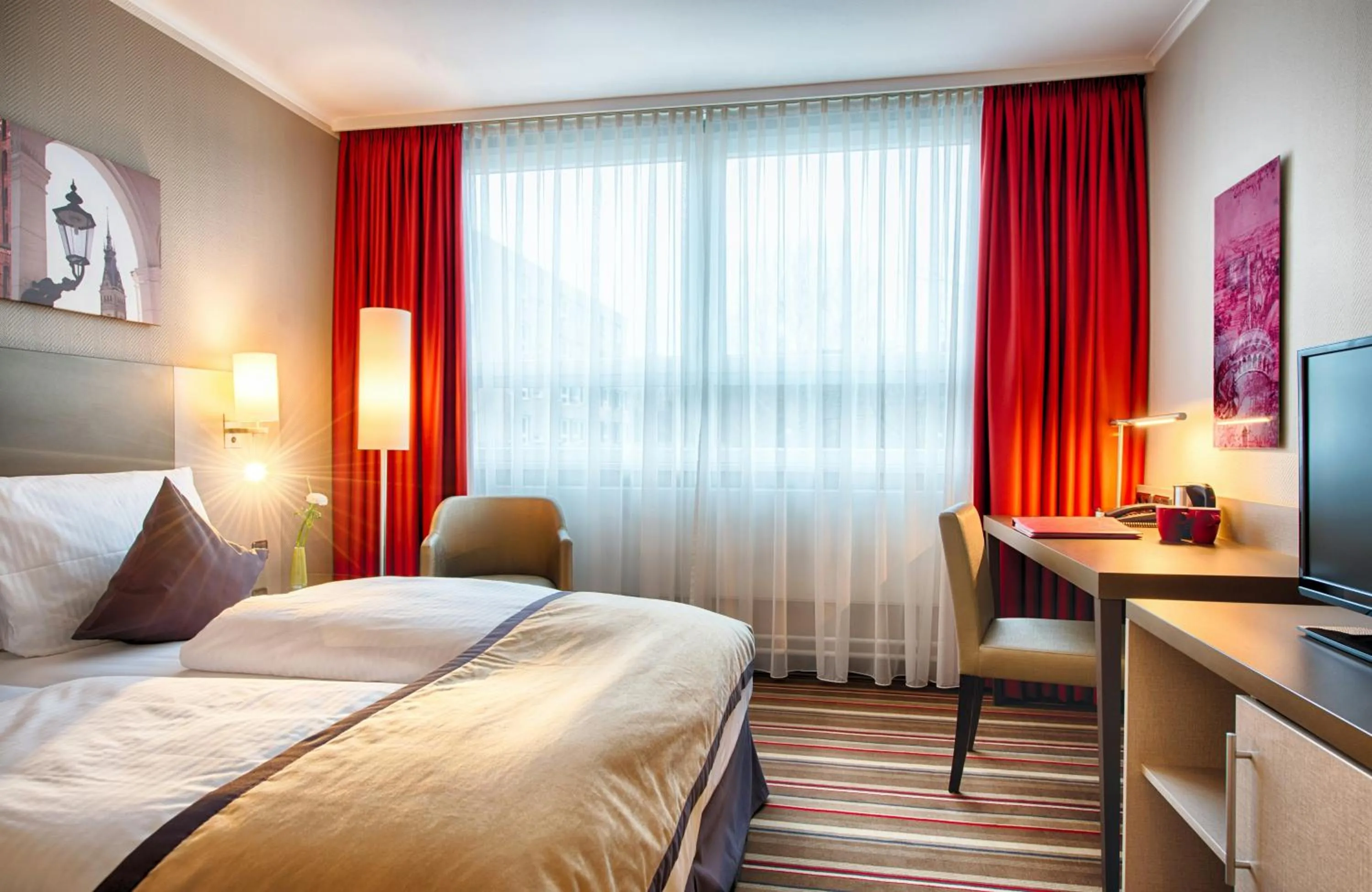 Bedroom, Bed in Leonardo Hotel Hamburg City Nord