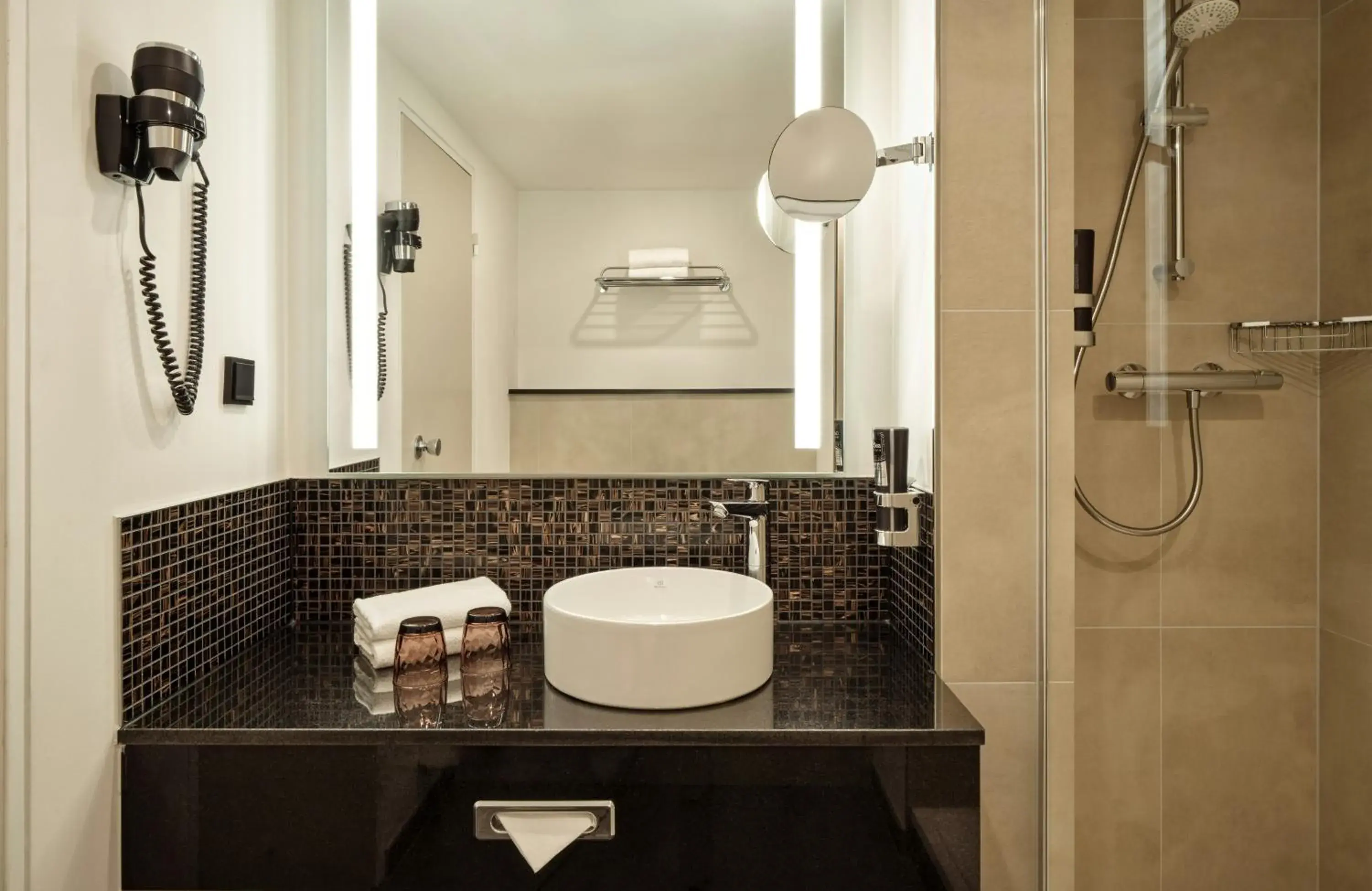 Bathroom in Leonardo Hotel Hamburg City Nord Bathroom in Leonardo Hotel Hamburg City Nord