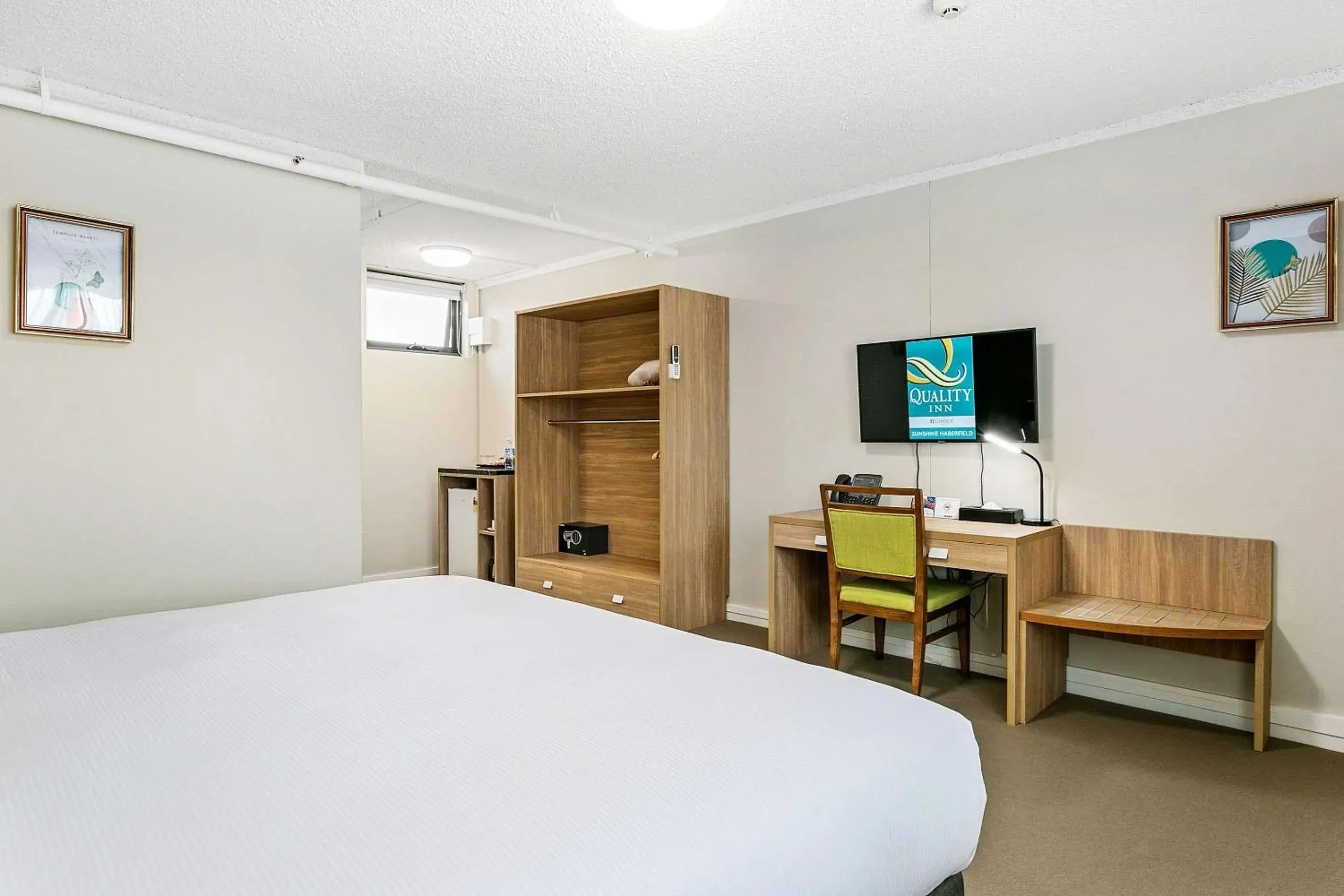 Bedroom, Bed in Quality Inn Sunshine Haberfield Bedroom, Bed in Quality Inn Sunshine Haberfield