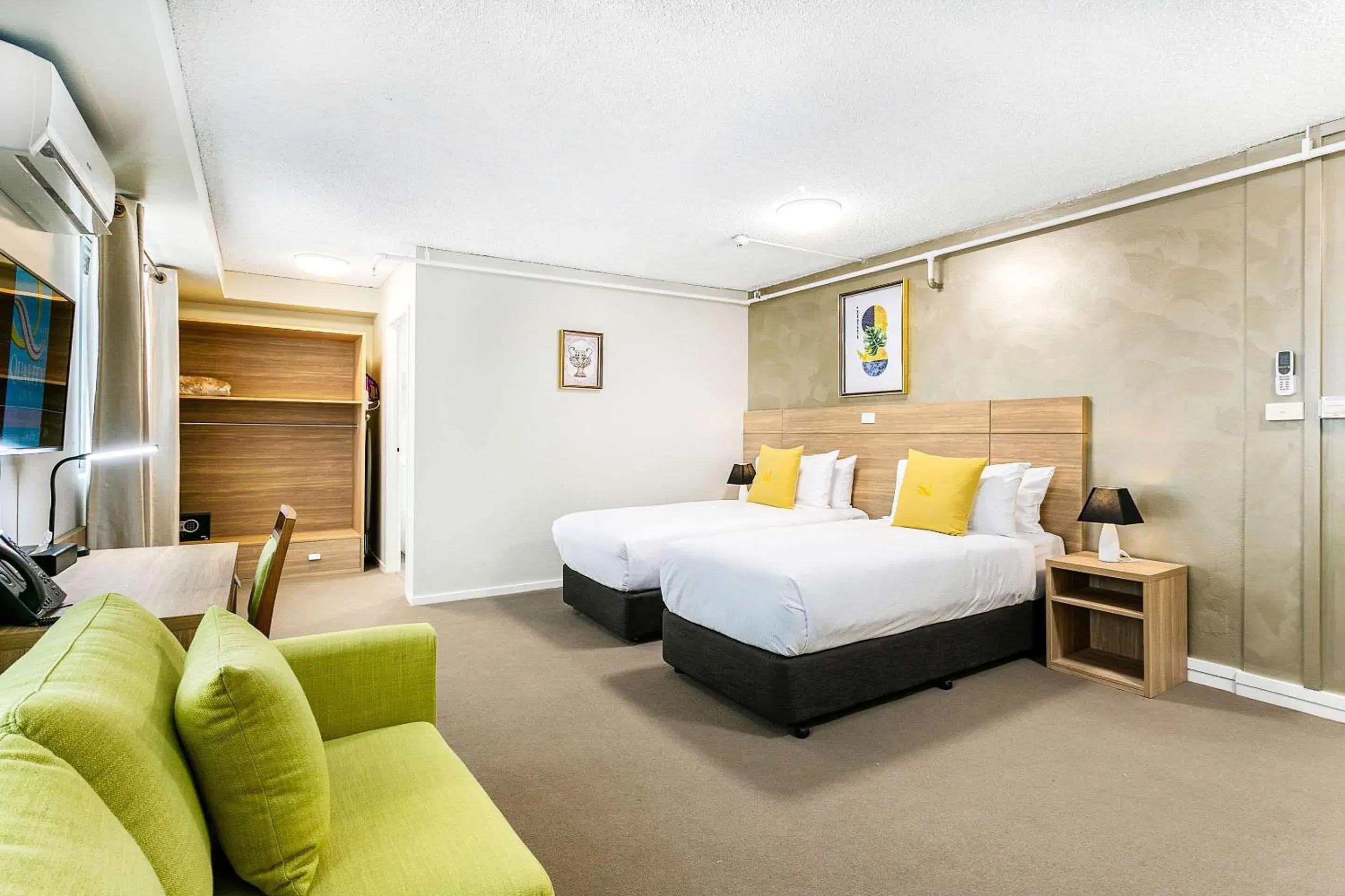 Bedroom, Bed in Quality Inn Sunshine Haberfield Bedroom, Bed in Quality Inn Sunshine Haberfield