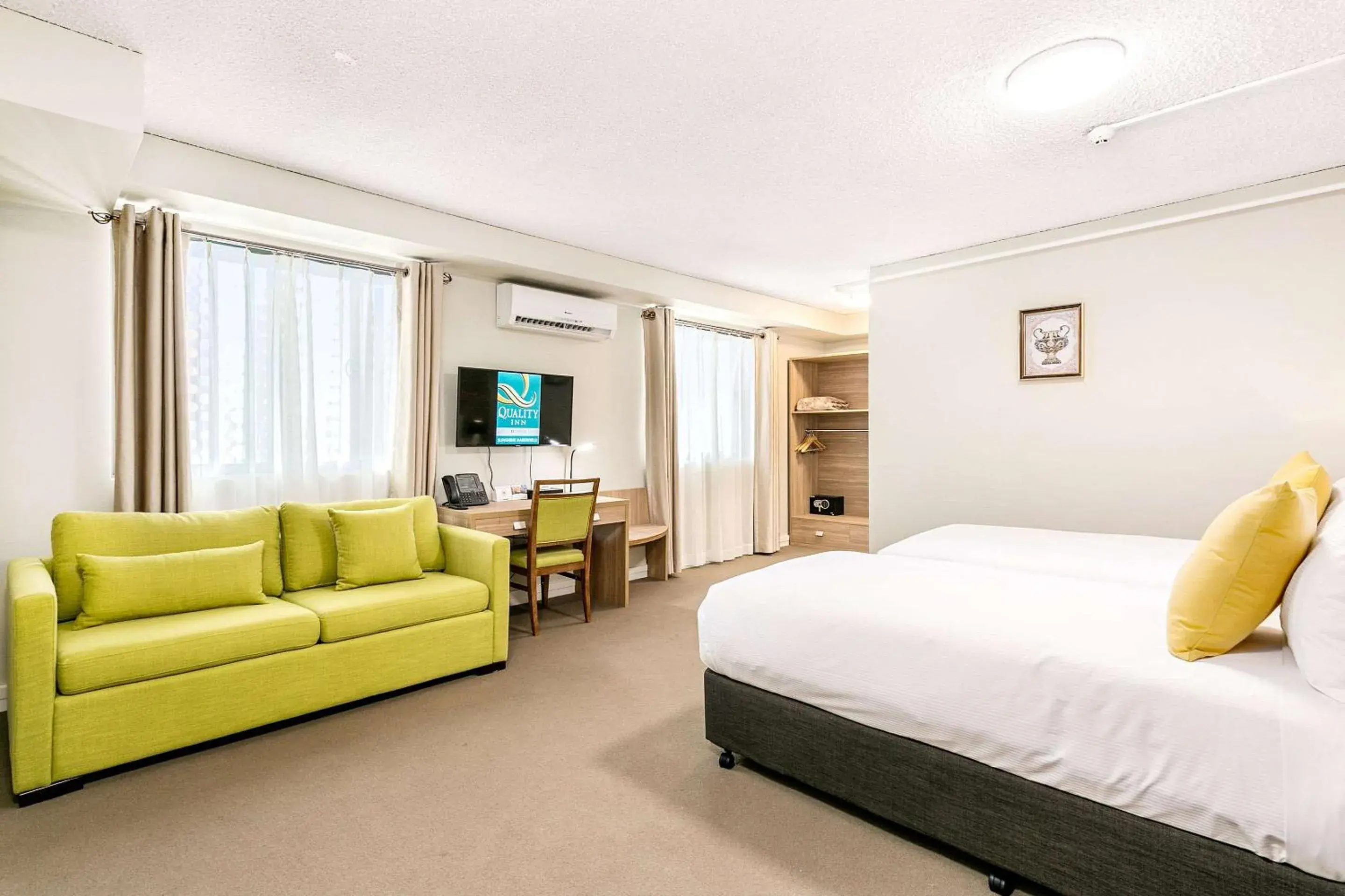 Bedroom, Bed in Quality Inn Sunshine Haberfield Bedroom, Bed in Quality Inn Sunshine Haberfield