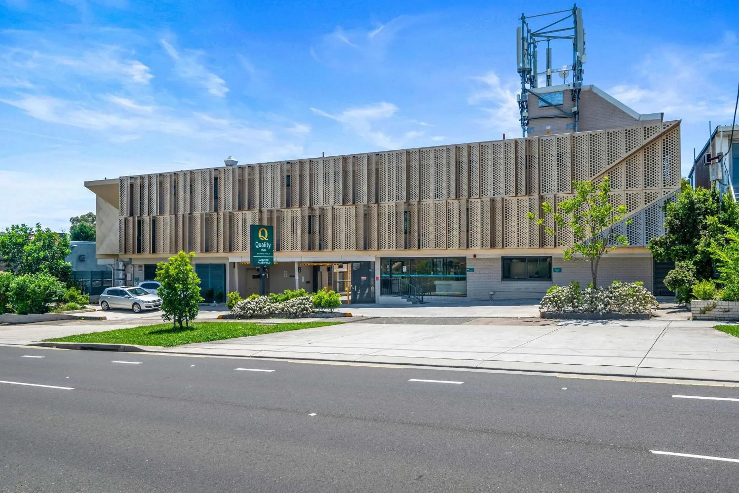 Property building in Quality Inn Sunshine Haberfield Property building in Quality Inn Sunshine Haberfield