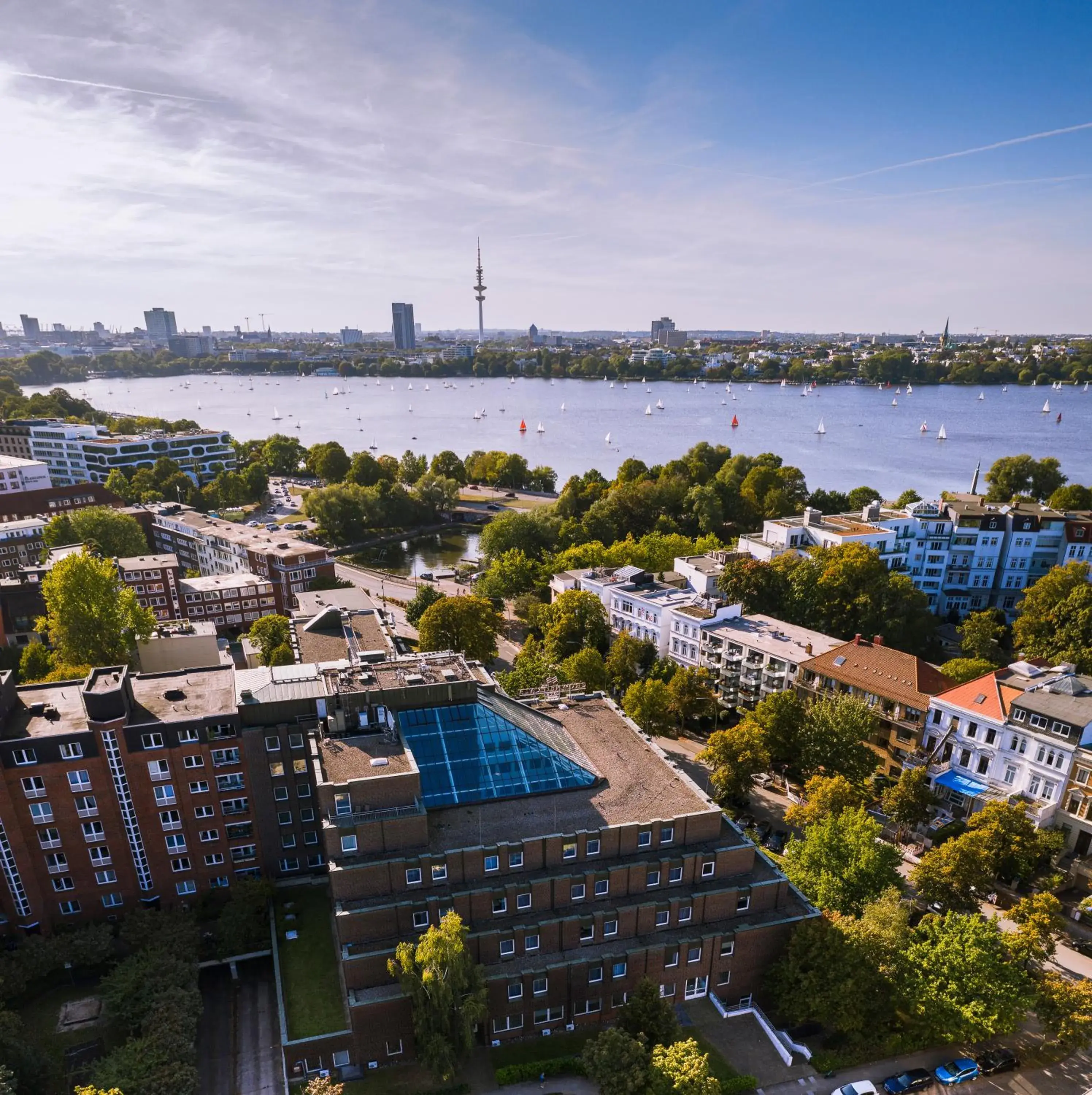 Property building in Crowne Plaza Hamburg-City Alster by IHG Property building in Crowne Plaza Hamburg-City Alster by IHG