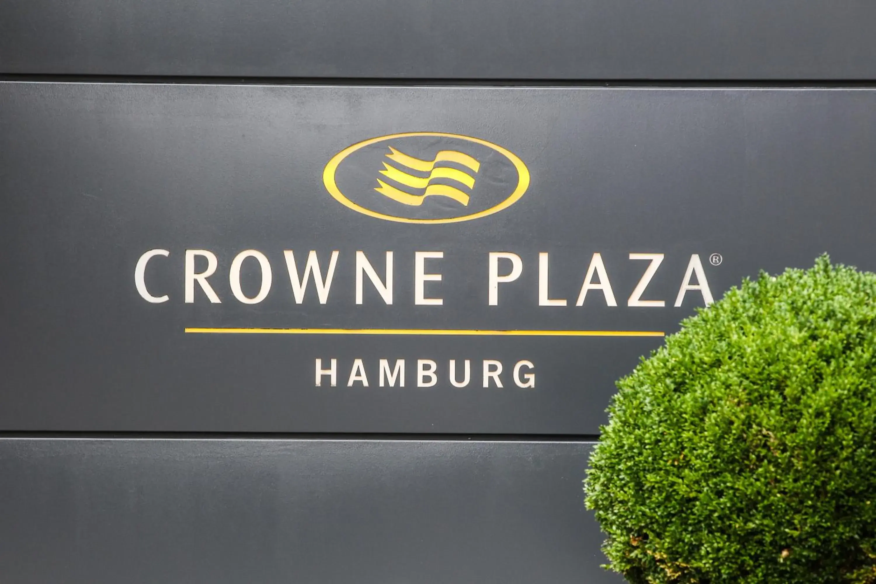 Facade/entrance in Crowne Plaza Hamburg-City Alster by IHG Facade/entrance in Crowne Plaza Hamburg-City Alster by IHG