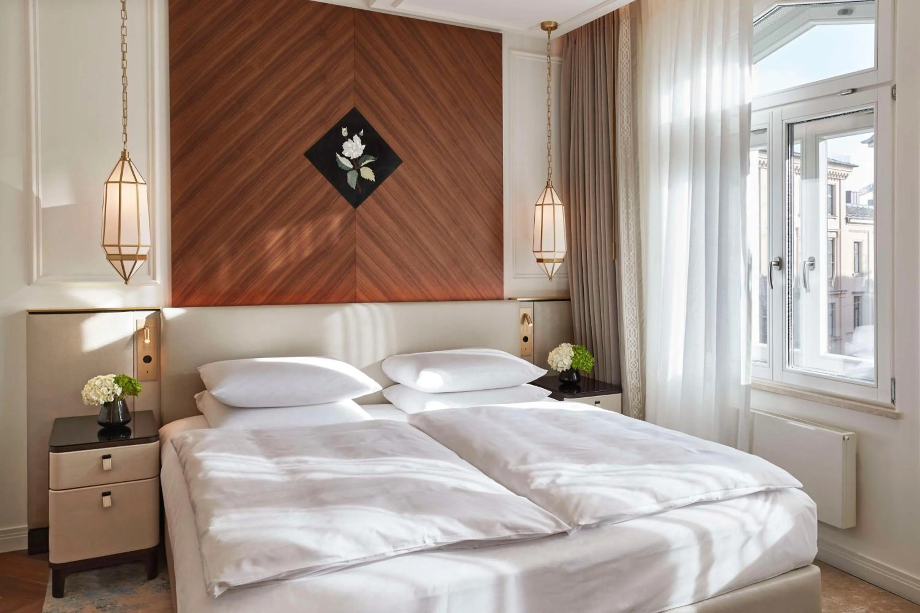 Bedroom, Bed in Vier Jahreszeiten Kempinski München