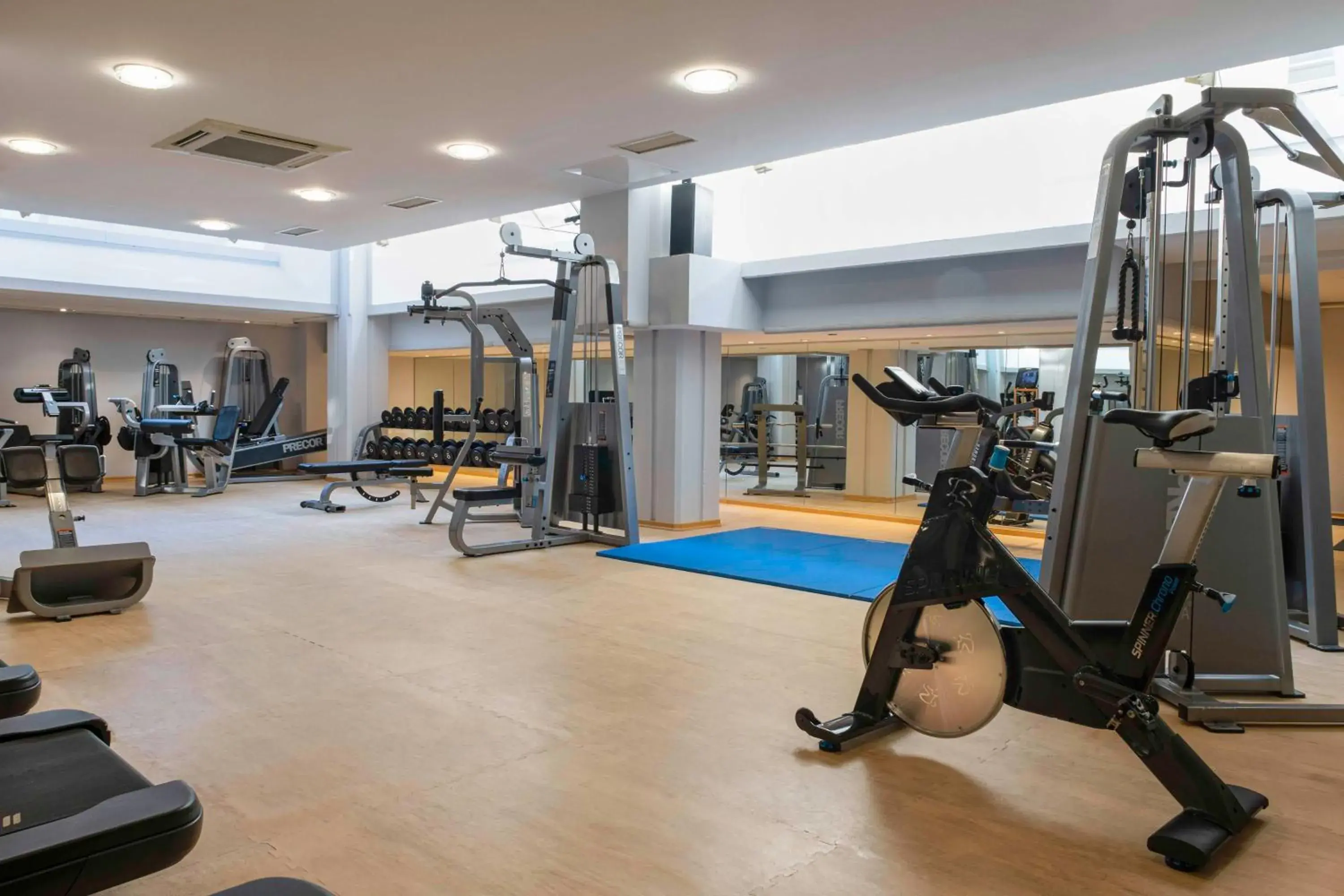 Fitness centre/facilities in Hilton Cologne Fitness centre/facilities in Hilton Cologne