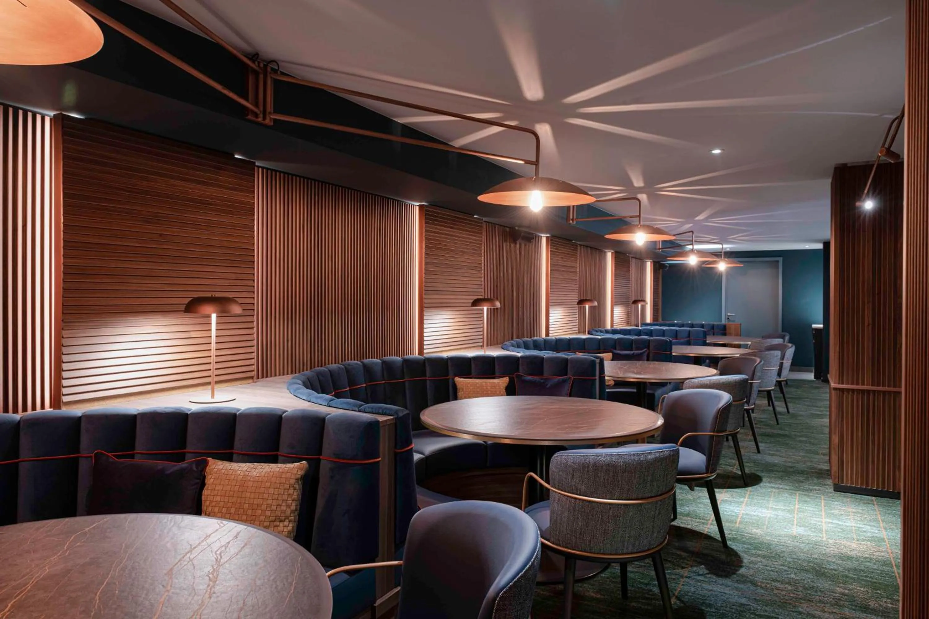 Restaurant/places to eat in Hilton Cologne