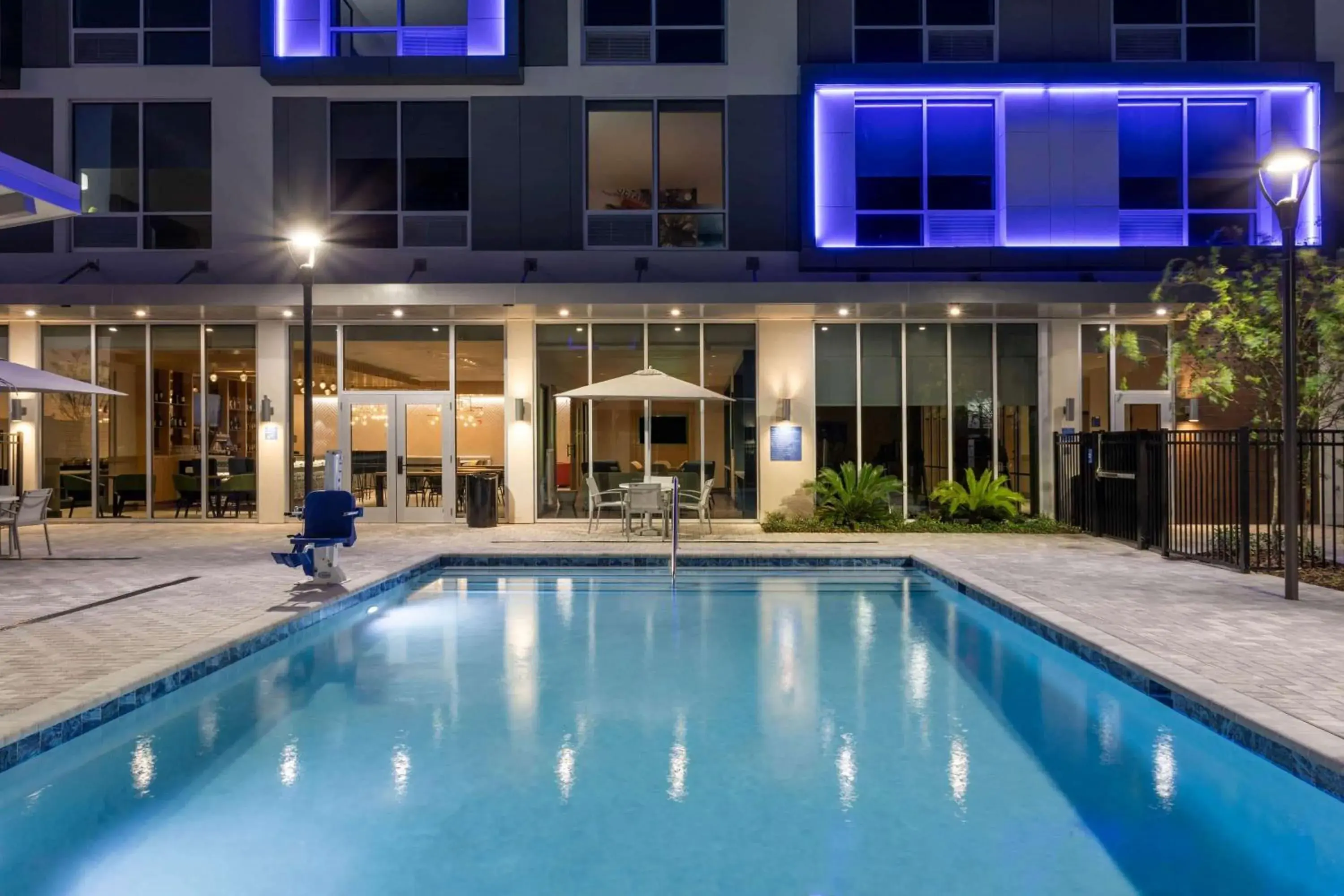 Night in TRYP by Wyndham Orlando Night in TRYP by Wyndham Orlando