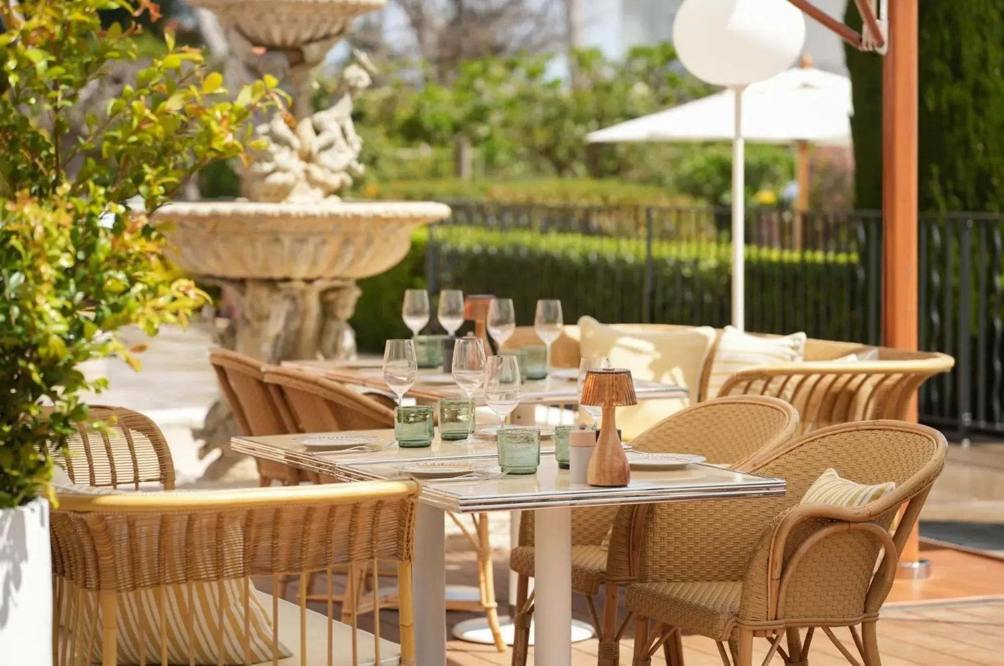 Restaurant/places to eat in Villa Miraé by Inwood Hotels - Cap d'Antibes Restaurant/places to eat in Villa Miraé by Inwood Hotels - Cap d'Antibes